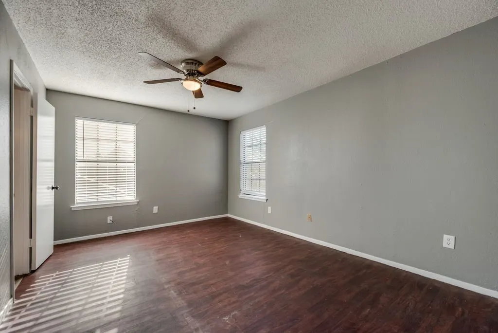 Duplex For Rent in Dallas County , 5504 Columbia Avenue, Dallas, Texas 75214, 2 Bedroom, 2 Bathroom, 1 Garage spaces, 1,155 Sqft, built in 1983, mls#21407560, Real Estate Agent in Dallas, Homes For Rent in Dallas county, Homes For Rent in Dallas, Realtor in Dallas Texas, Real Estate Brokerage Independent Realty Texas, Luminita Cordes Realtor