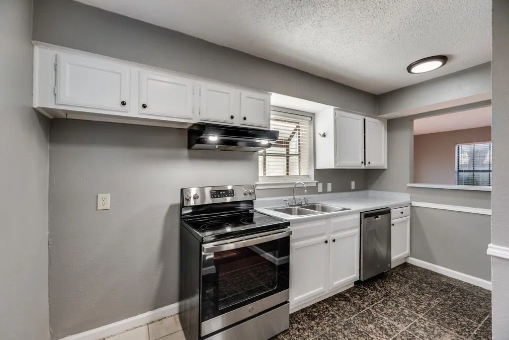 Duplex For Rent in Dallas County , 5504 Columbia Avenue, Dallas, Texas 75214, 2 Bedroom, 2 Bathroom, 1 Garage spaces, 1,155 Sqft, built in 1983, mls#21407560, Real Estate Agent in Dallas, Homes For Rent in Dallas county, Homes For Rent in Dallas, Realtor in Dallas Texas, Real Estate Brokerage Independent Realty Texas, Luminita Cordes Realtor