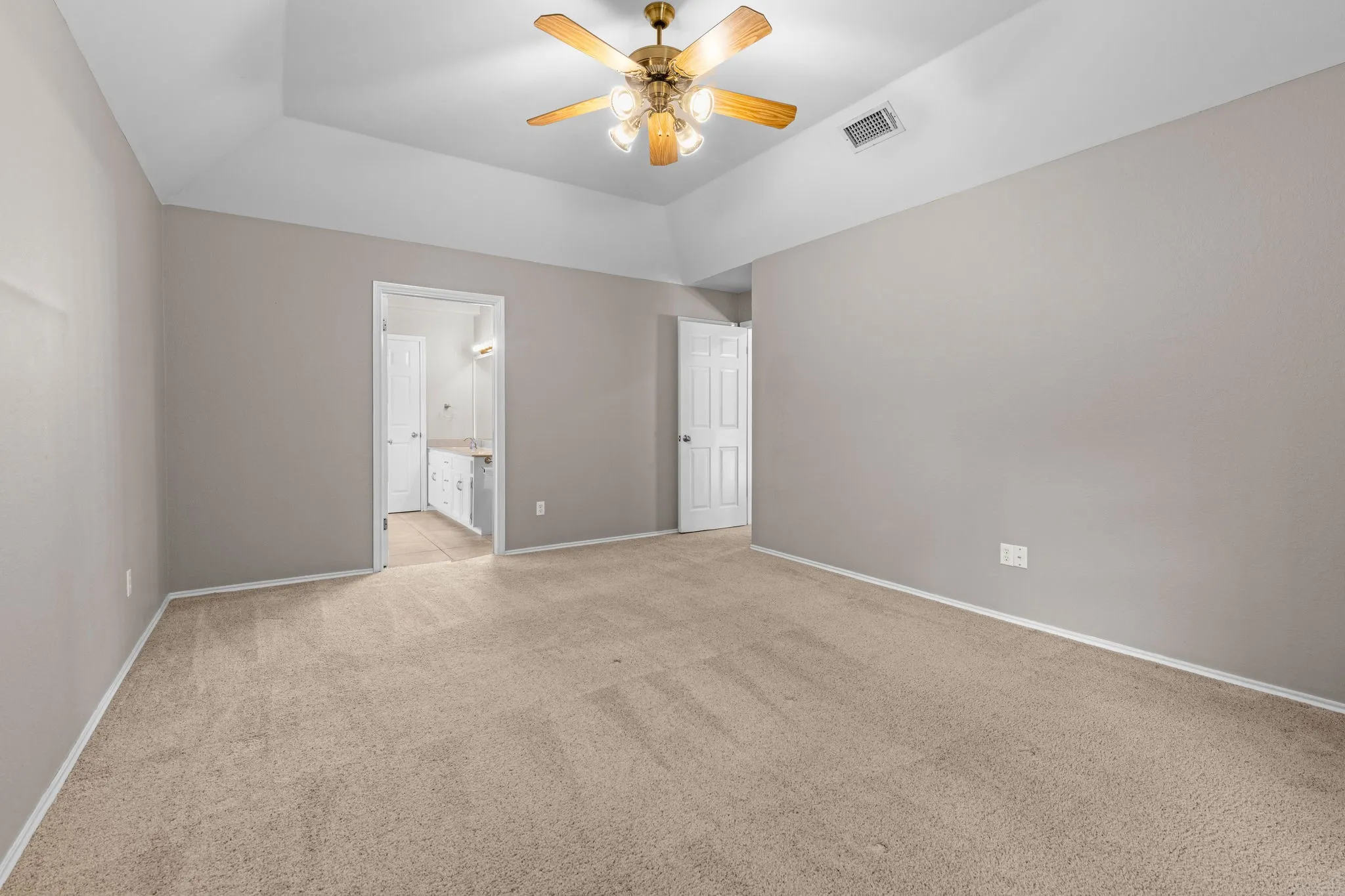 Primary Bedroom with en suite bathroom.