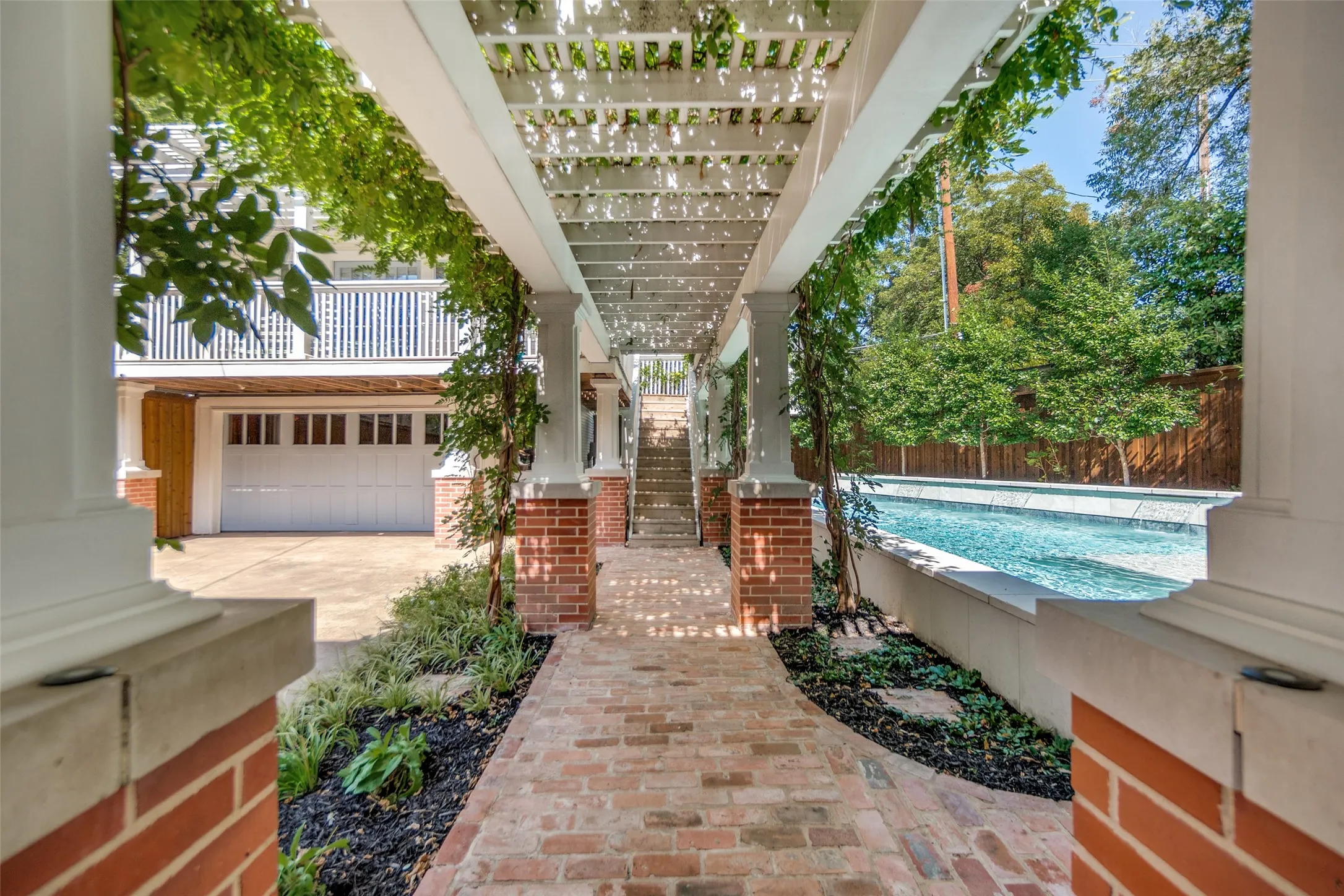 Single Family Residence For Sale in Dallas County , 5507 Bryan Street, Dallas, Texas 75206, 3 Bedroom, 4 Bathroom, 2 Garage spaces, 4,025 Sqft, built in 1915, mls#21408382, Real Estate Agent in Dallas, Homes For Sale in Dallas county, Homes For Sale in Dallas, Realtor in Dallas Texas, Real Estate Brokerage Independent Realty Texas, Luminita Cordes Realtor