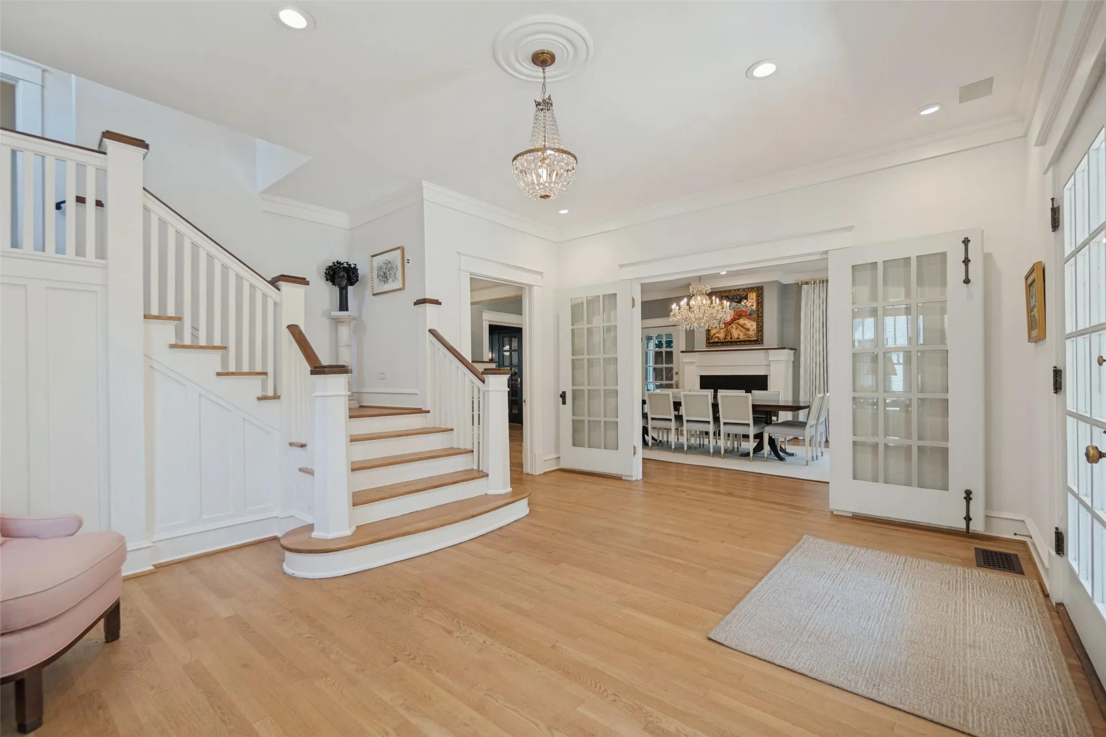 Single Family Residence For Sale in Dallas County , 5507 Bryan Street, Dallas, Texas 75206, 3 Bedroom, 4 Bathroom, 2 Garage spaces, 4,025 Sqft, built in 1915, mls#21408382, Real Estate Agent in Dallas, Homes For Sale in Dallas county, Homes For Sale in Dallas, Realtor in Dallas Texas, Real Estate Brokerage Independent Realty Texas, Luminita Cordes Realtor