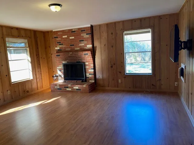 Single Family Residence For Sale in Henderson County , 4585 CR 4509, Athens, Texas 75751, 3 Bedroom, 2 Bathroom, 2 Garage spaces, 2,120 Sqft, built in 1963, mls#21408469, Real Estate Agent in Athens, Homes For Sale in Henderson county, Homes For Sale in Athens, Realtor in Athens Texas, Real Estate Brokerage Independent Realty Texas, Luminita Cordes Realtor