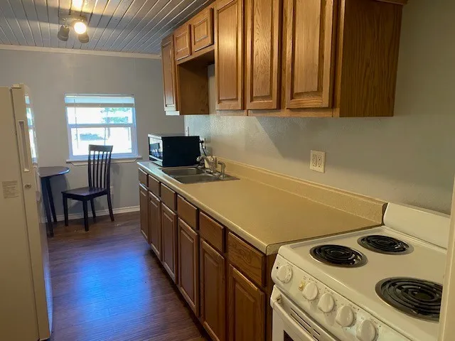 Single Family Residence For Sale in Henderson County , 4585 CR 4509, Athens, Texas 75751, 3 Bedroom, 2 Bathroom, 2 Garage spaces, 2,120 Sqft, built in 1963, mls#21408469, Real Estate Agent in Athens, Homes For Sale in Henderson county, Homes For Sale in Athens, Realtor in Athens Texas, Real Estate Brokerage Independent Realty Texas, Luminita Cordes Realtor