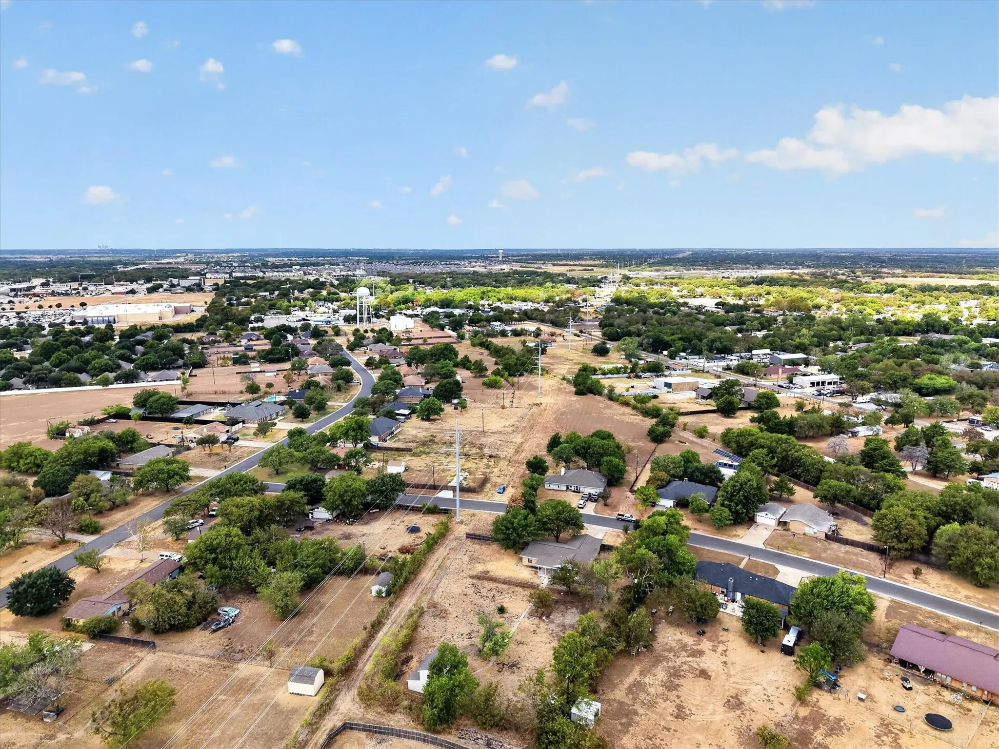 Single Family Residence For Sale in Ellis County , 113 Bow Creek Circle, Red Oak, Texas 75154, 3 Bedroom, 2 Bathroom, 2 Garage spaces, 1,714 Sqft, built in 1978, mls#21402388, Real Estate Agent in Red Oak, Homes For Sale in Ellis county, Homes For Sale in Red Oak, Realtor in Red Oak Texas, Real Estate Brokerage Independent Realty Texas, Luminita Cordes Realtor