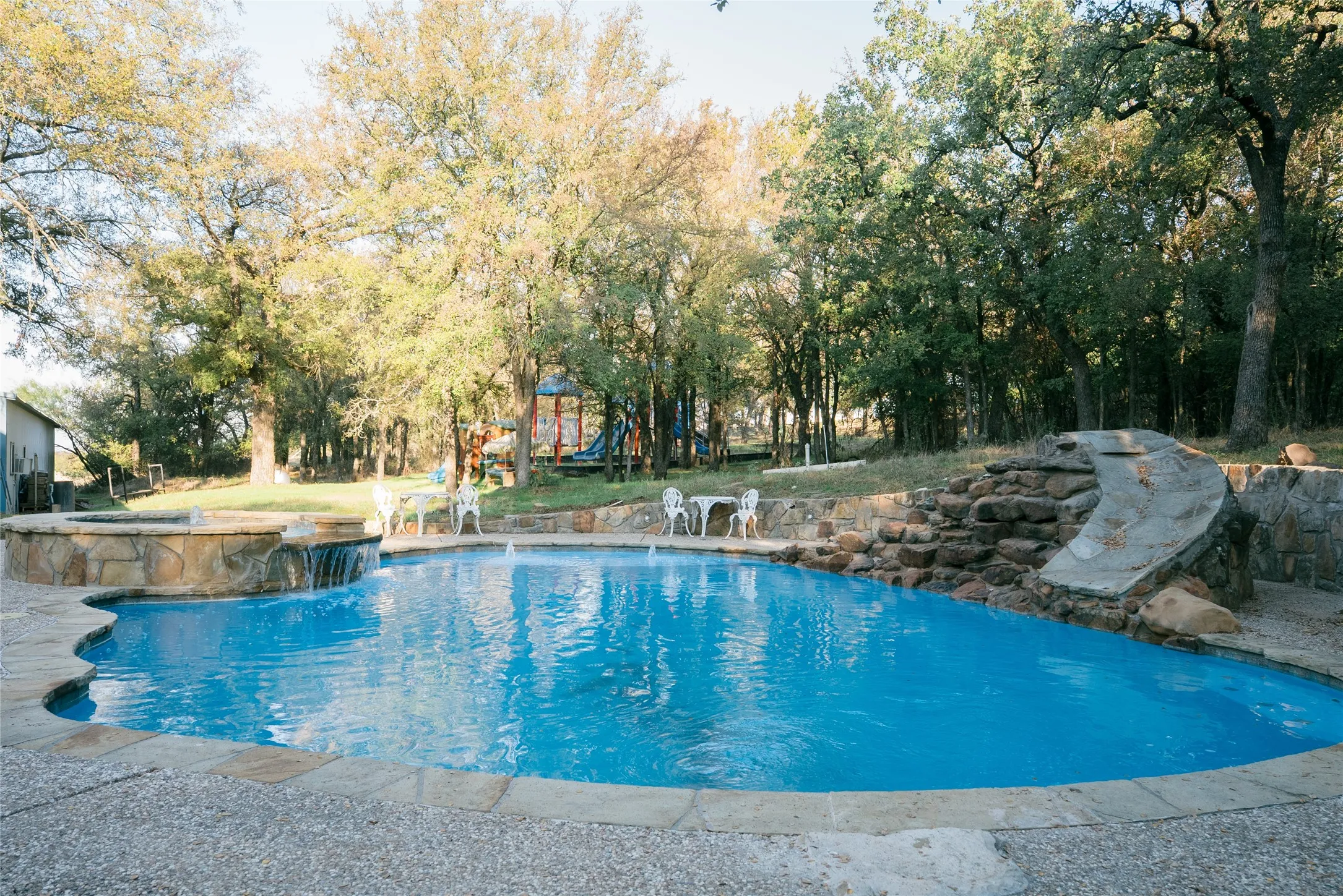 Single Family Residence For Sale in Parker County , 355 Carmen Street, Reno, Texas 76020, 3 Bedroom, 3 Bathroom, 3 Garage spaces, 2,518 Sqft, built in 1985, mls#21408390, Real Estate Agent in Reno, Homes For Sale in Parker county, Homes For Sale in Reno, Realtor in Reno Texas, Real Estate Brokerage Independent Realty Texas, Luminita Cordes Realtor