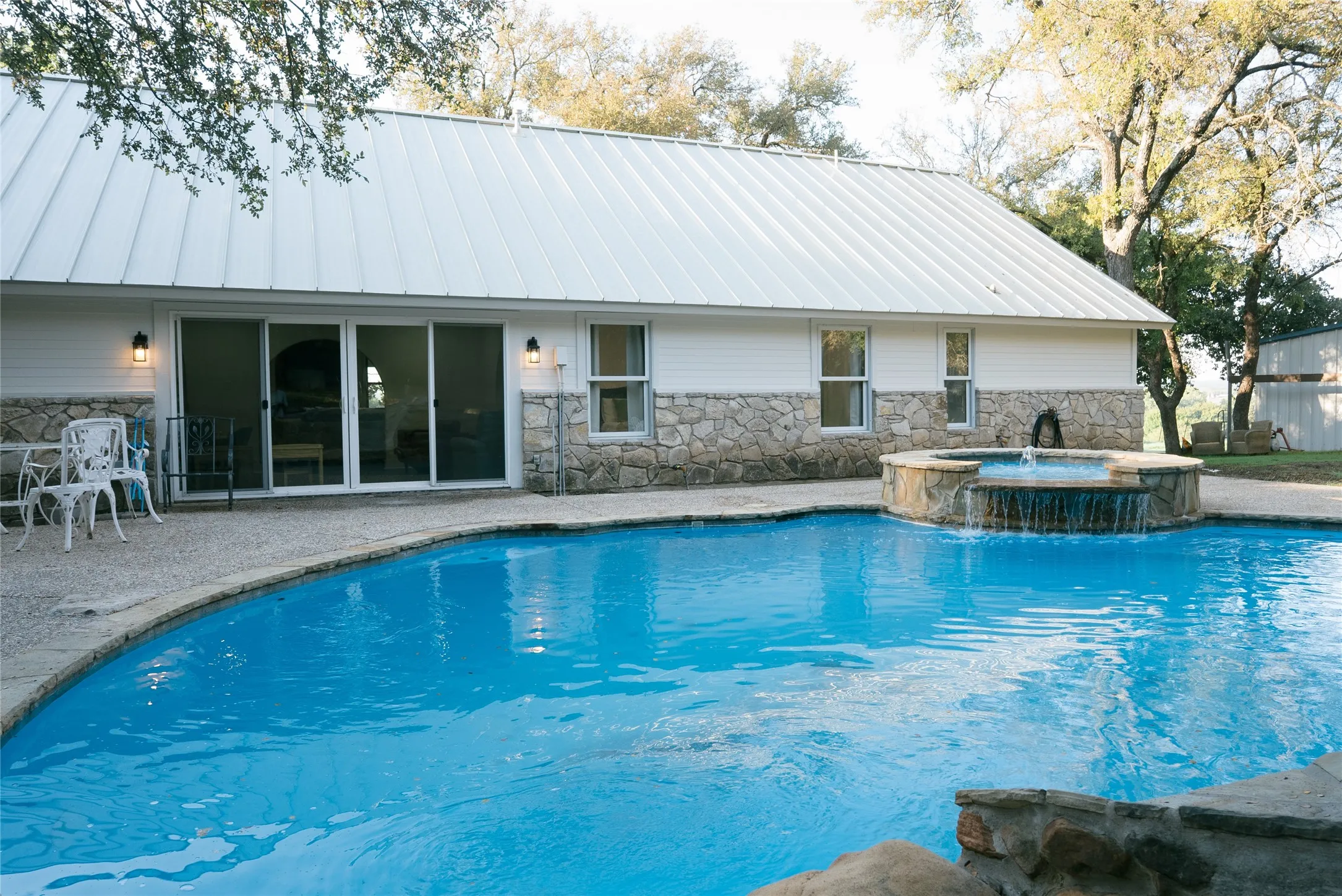 Single Family Residence For Sale in Parker County , 355 Carmen Street, Reno, Texas 76020, 3 Bedroom, 3 Bathroom, 3 Garage spaces, 2,518 Sqft, built in 1985, mls#21408390, Real Estate Agent in Reno, Homes For Sale in Parker county, Homes For Sale in Reno, Realtor in Reno Texas, Real Estate Brokerage Independent Realty Texas, Luminita Cordes Realtor