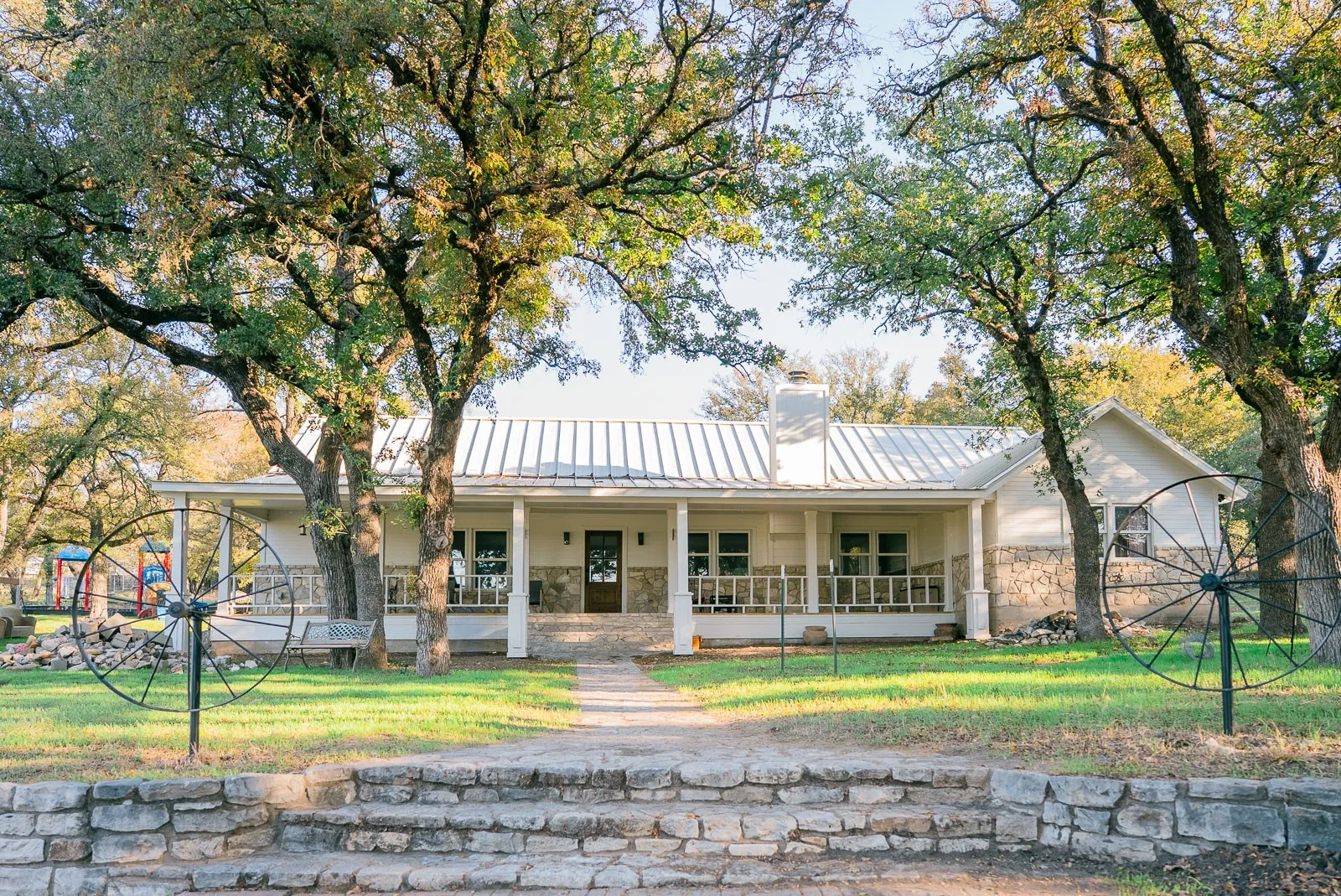 Single Family Residence For Sale in Parker County , 355 Carmen Street, Reno, Texas 76020, 3 Bedroom, 3 Bathroom, 3 Garage spaces, 2,518 Sqft, built in 1985, mls#21408390, Real Estate Agent in Reno, Homes For Sale in Parker county, Homes For Sale in Reno, Realtor in Reno Texas, Real Estate Brokerage Independent Realty Texas, Luminita Cordes Realtor