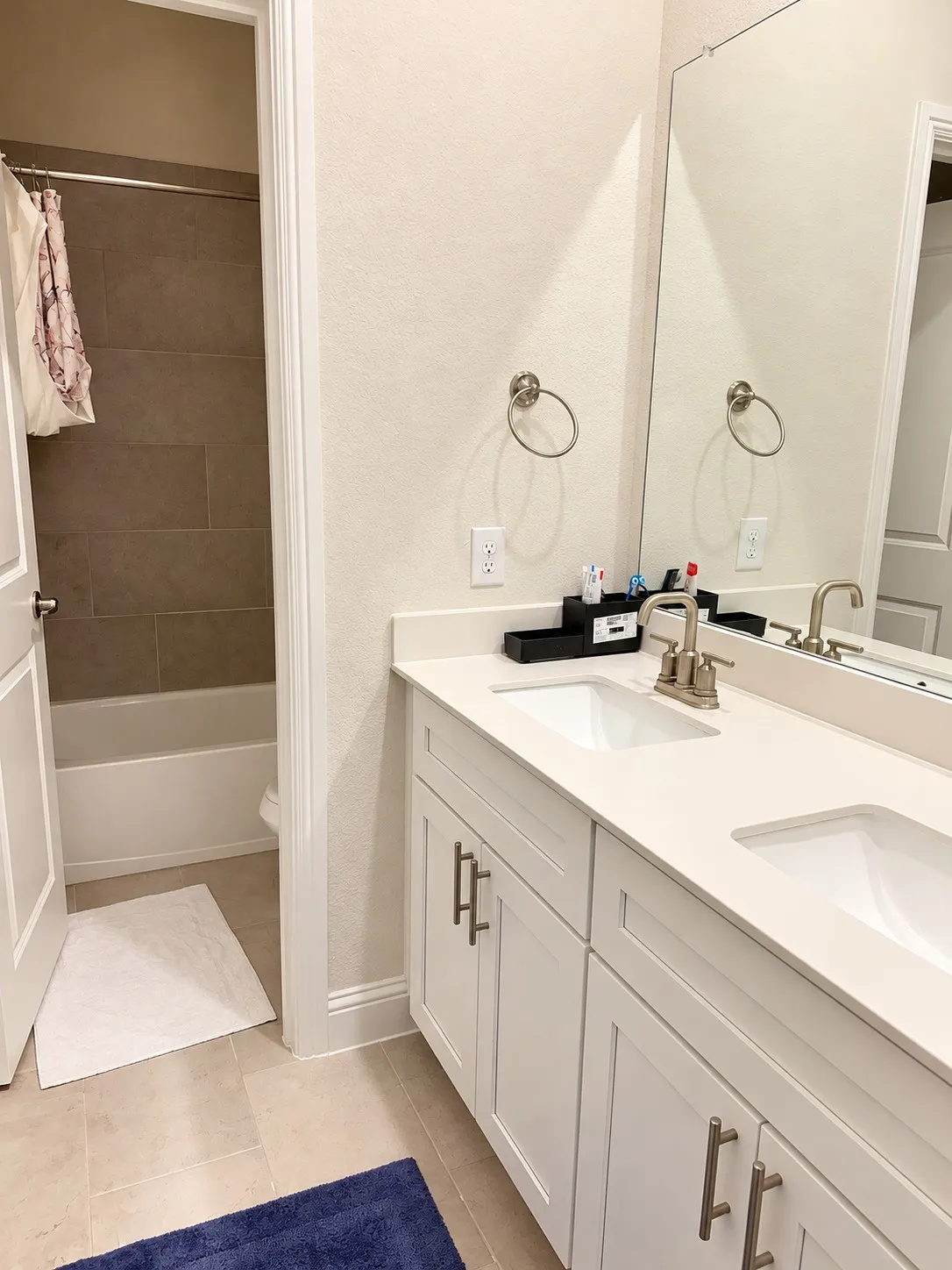Single Family Residence For Rent in Collin County , 10755 Wells Branch Road, Frisco, Texas 75035, 5 Bedroom, 4 Bathroom, 2 Garage spaces, 2,755 Sqft, built in 2023, mls#21408286, Real Estate Agent in Frisco, Homes For Rent in Collin county, Homes For Rent in Frisco, Realtor in Frisco Texas, Real Estate Brokerage Independent Realty Texas, Luminita Cordes Realtor