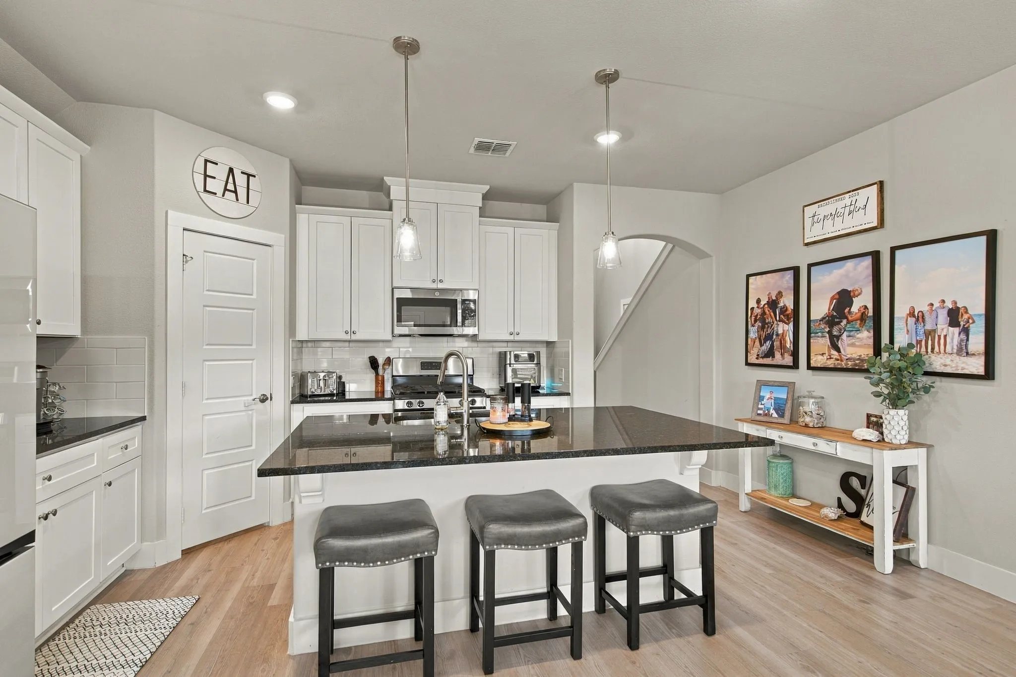 Single Family Residence For Sale in Grayson County , 618 Finlee Way, Tioga, Texas 76271, 5 Bedroom, 3 Bathroom, 3 Garage spaces, 2,420 Sqft, built in 2024, mls#21408099, Real Estate Agent in Tioga, Homes For Sale in Grayson county, Homes For Sale in Tioga, Realtor in Tioga Texas, Real Estate Brokerage Independent Realty Texas, Luminita Cordes Realtor