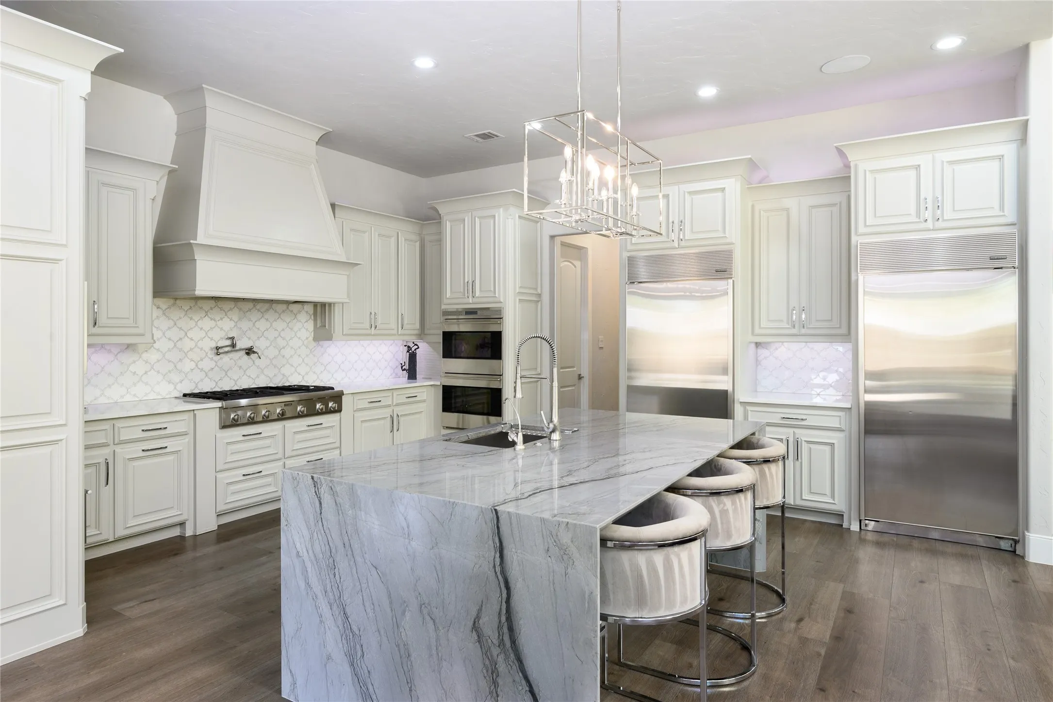 Single Family Residence For Sale in Dallas County , 6406 Deloache Avenue, Dallas, Texas 75225, 4 Bedroom, 6 Bathroom, 3 Garage spaces, 5,480 Sqft, built in 2012, mls#21407520, Real Estate Agent in Dallas, Homes For Sale in Dallas county, Homes For Sale in Dallas, Realtor in Dallas Texas, Real Estate Brokerage Independent Realty Texas, Luminita Cordes Realtor