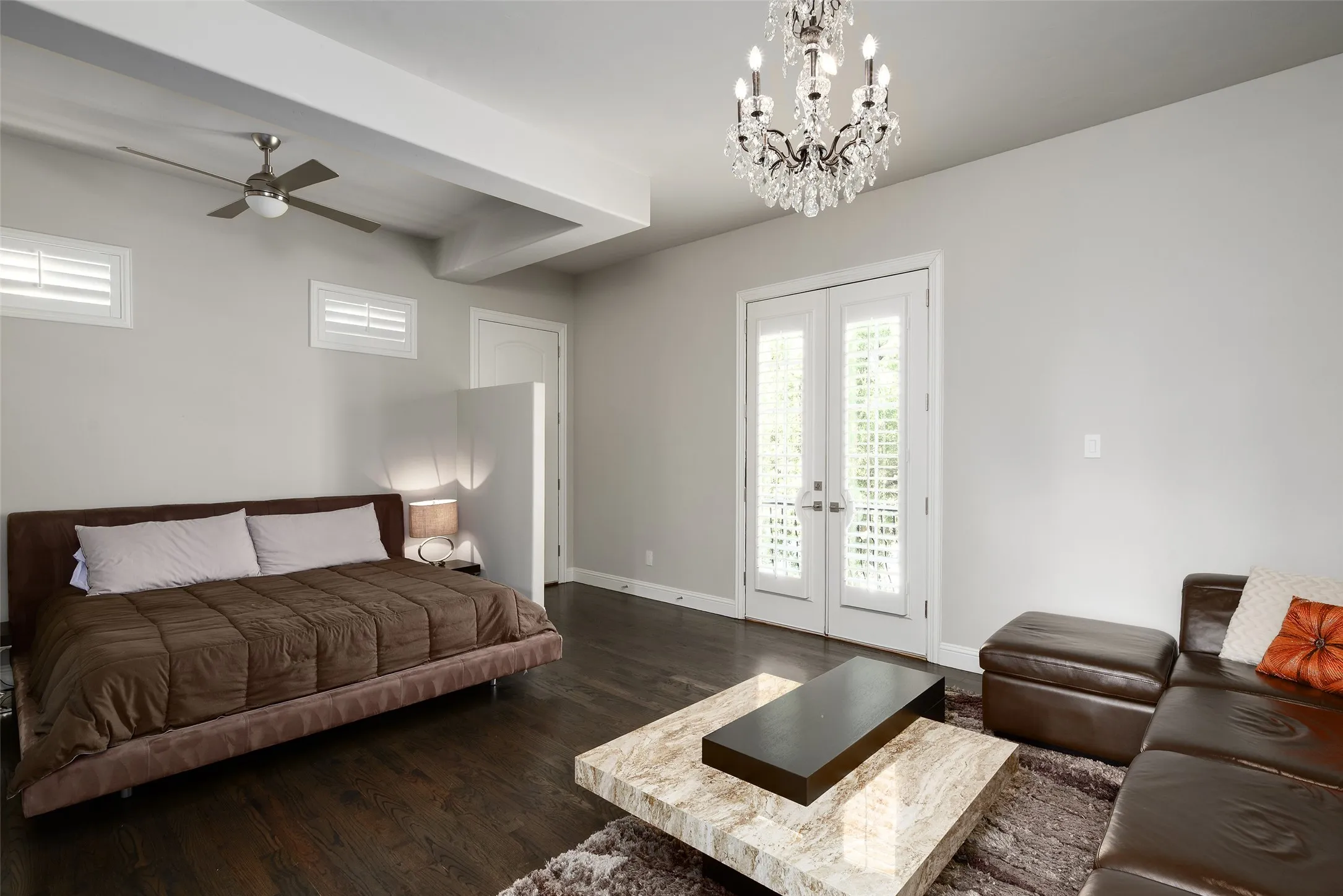 Single Family Residence For Sale in Dallas County , 6406 Deloache Avenue, Dallas, Texas 75225, 4 Bedroom, 6 Bathroom, 3 Garage spaces, 5,480 Sqft, built in 2012, mls#21407520, Real Estate Agent in Dallas, Homes For Sale in Dallas county, Homes For Sale in Dallas, Realtor in Dallas Texas, Real Estate Brokerage Independent Realty Texas, Luminita Cordes Realtor