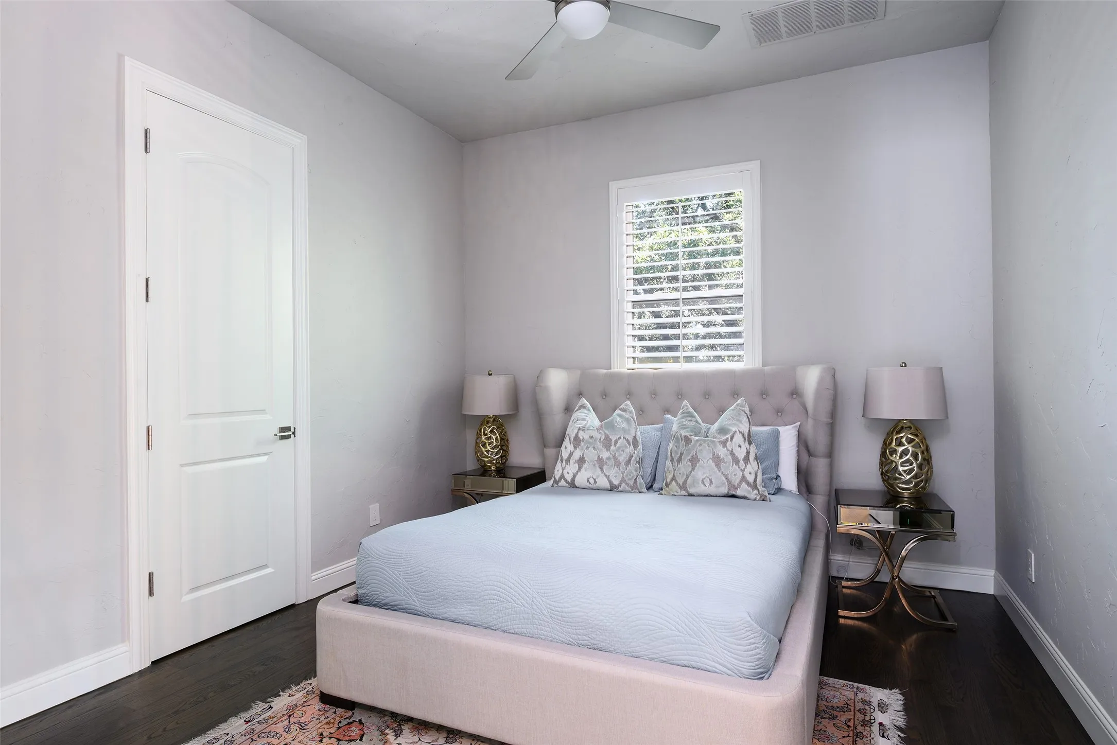 Single Family Residence For Sale in Dallas County , 6406 Deloache Avenue, Dallas, Texas 75225, 4 Bedroom, 6 Bathroom, 3 Garage spaces, 5,480 Sqft, built in 2012, mls#21407520, Real Estate Agent in Dallas, Homes For Sale in Dallas county, Homes For Sale in Dallas, Realtor in Dallas Texas, Real Estate Brokerage Independent Realty Texas, Luminita Cordes Realtor