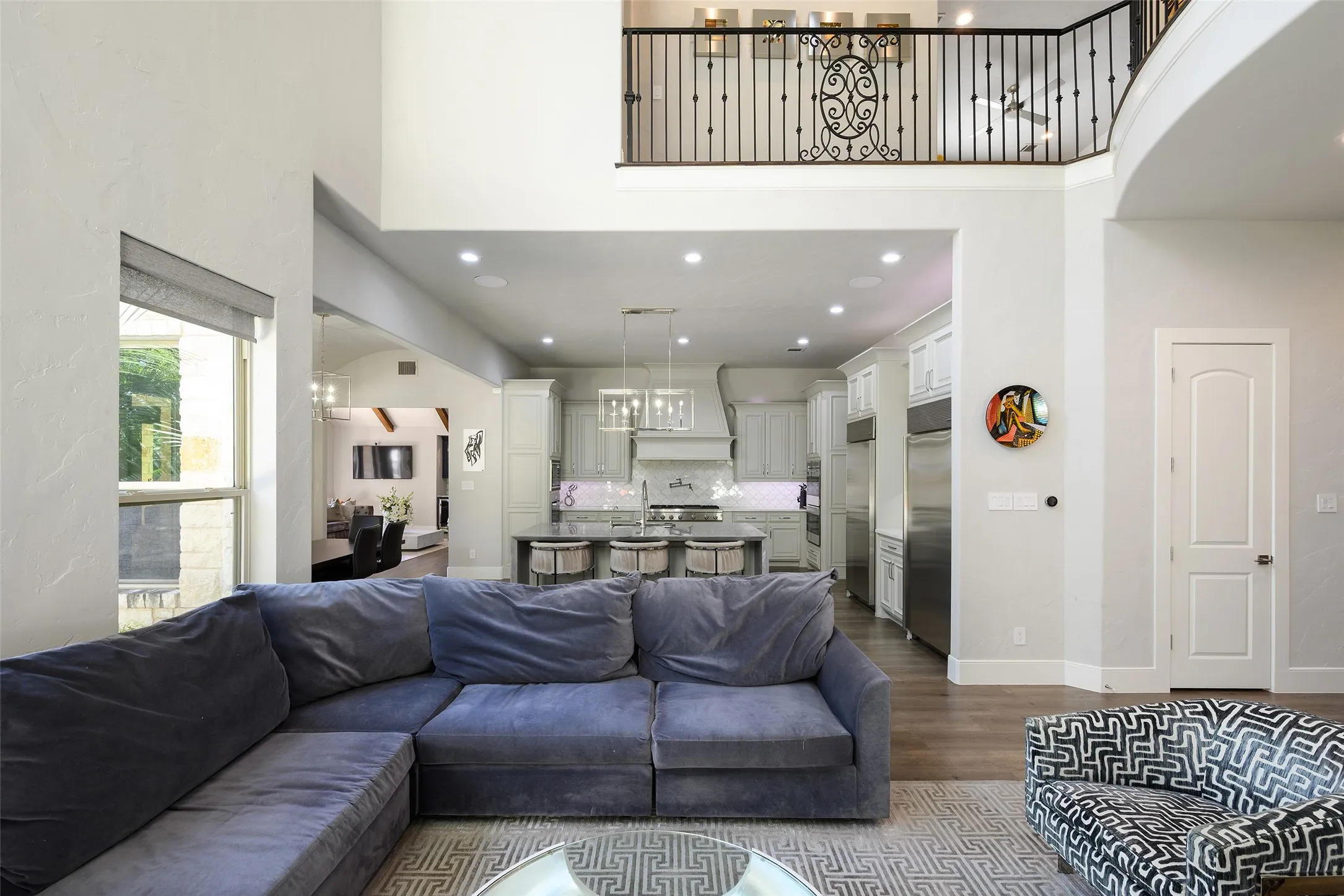 Single Family Residence For Sale in Dallas County , 6406 Deloache Avenue, Dallas, Texas 75225, 4 Bedroom, 6 Bathroom, 3 Garage spaces, 5,480 Sqft, built in 2012, mls#21407520, Real Estate Agent in Dallas, Homes For Sale in Dallas county, Homes For Sale in Dallas, Realtor in Dallas Texas, Real Estate Brokerage Independent Realty Texas, Luminita Cordes Realtor