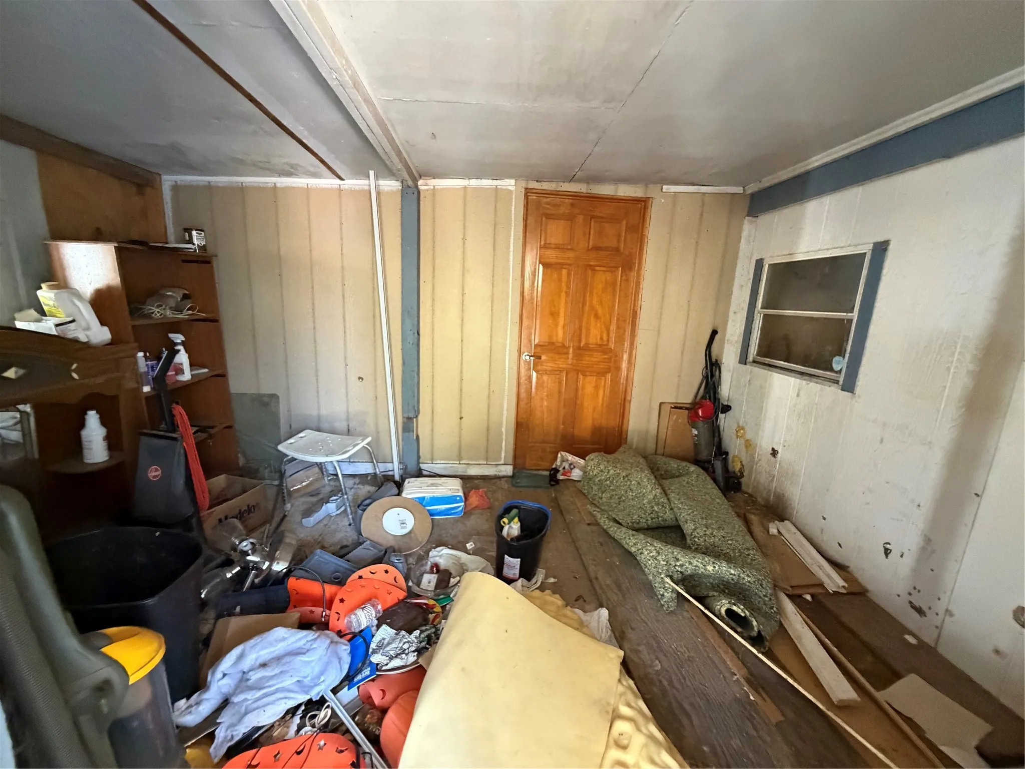 Mobile Home For Sale in Johnson County , 309 Boyd Street, Cleburne, Texas 76031, 4 Bedroom, 2 Bathroom, Garage spaces, 1,152 Sqft, built in 1983, mls#21408258, Real Estate Agent in Cleburne, Homes For Sale in Johnson county, Homes For Sale in Cleburne, Realtor in Cleburne Texas, Real Estate Brokerage Independent Realty Texas, Luminita Cordes Realtor