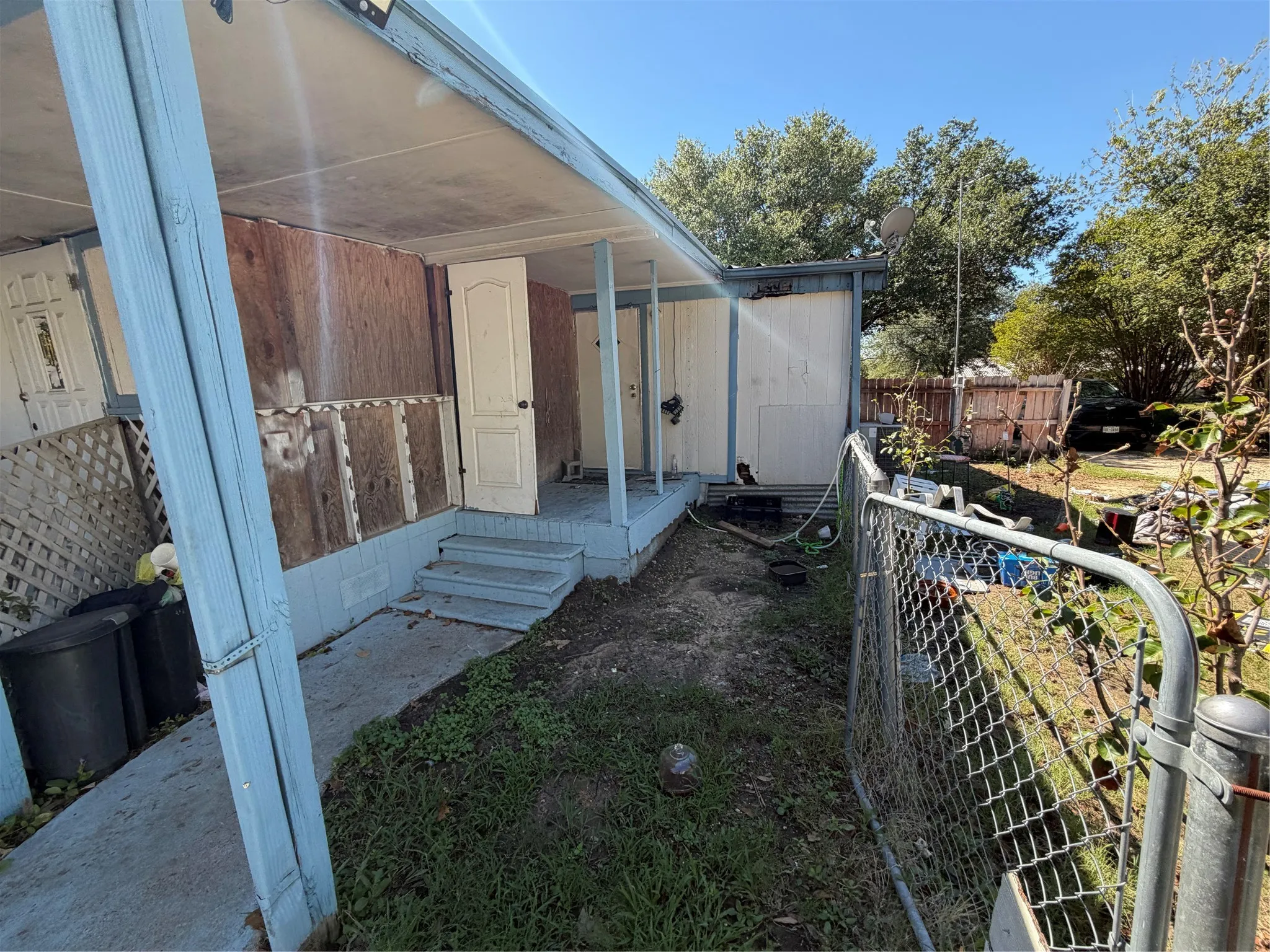 Mobile Home For Sale in Johnson County , 309 Boyd Street, Cleburne, Texas 76031, 4 Bedroom, 2 Bathroom, Garage spaces, 1,152 Sqft, built in 1983, mls#21408258, Real Estate Agent in Cleburne, Homes For Sale in Johnson county, Homes For Sale in Cleburne, Realtor in Cleburne Texas, Real Estate Brokerage Independent Realty Texas, Luminita Cordes Realtor
