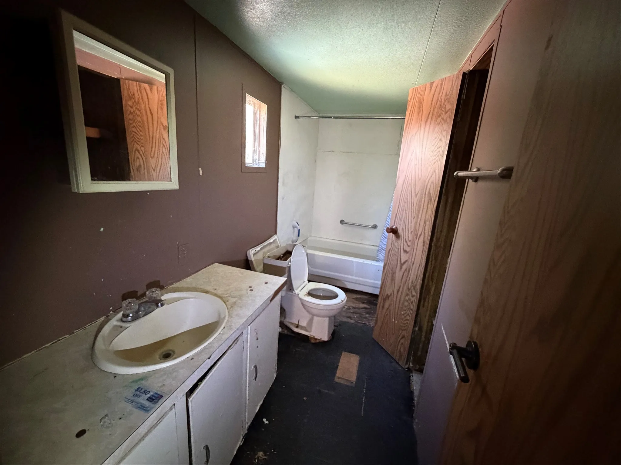 Mobile Home For Sale in Johnson County , 309 Boyd Street, Cleburne, Texas 76031, 4 Bedroom, 2 Bathroom, Garage spaces, 1,152 Sqft, built in 1983, mls#21408258, Real Estate Agent in Cleburne, Homes For Sale in Johnson county, Homes For Sale in Cleburne, Realtor in Cleburne Texas, Real Estate Brokerage Independent Realty Texas, Luminita Cordes Realtor