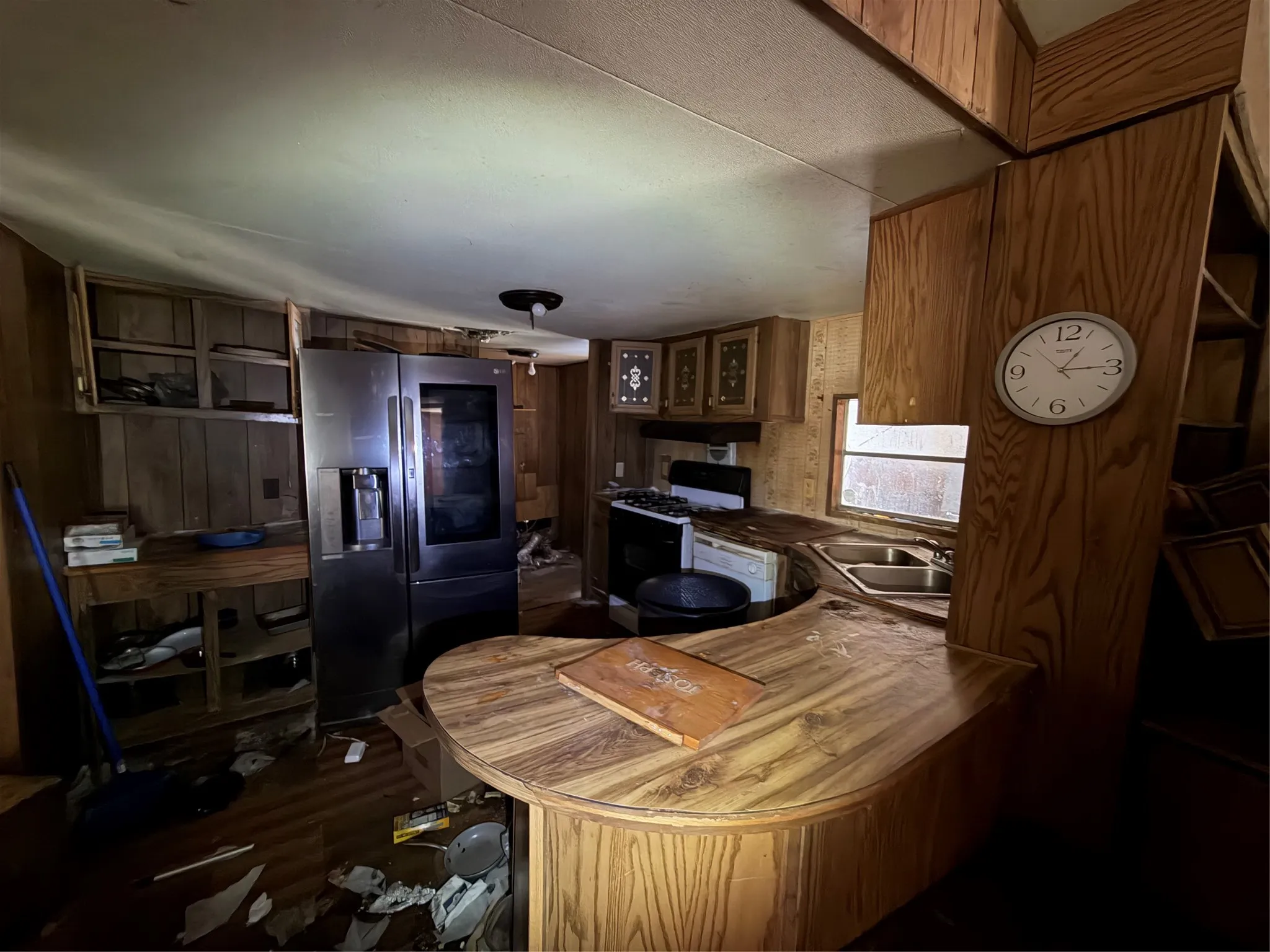 Mobile Home For Sale in Johnson County , 309 Boyd Street, Cleburne, Texas 76031, 4 Bedroom, 2 Bathroom, Garage spaces, 1,152 Sqft, built in 1983, mls#21408258, Real Estate Agent in Cleburne, Homes For Sale in Johnson county, Homes For Sale in Cleburne, Realtor in Cleburne Texas, Real Estate Brokerage Independent Realty Texas, Luminita Cordes Realtor