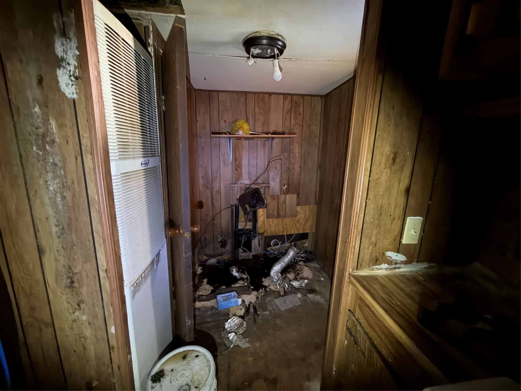Mobile Home For Sale in Johnson County , 309 Boyd Street, Cleburne, Texas 76031, 4 Bedroom, 2 Bathroom, Garage spaces, 1,152 Sqft, built in 1983, mls#21408258, Real Estate Agent in Cleburne, Homes For Sale in Johnson county, Homes For Sale in Cleburne, Realtor in Cleburne Texas, Real Estate Brokerage Independent Realty Texas, Luminita Cordes Realtor