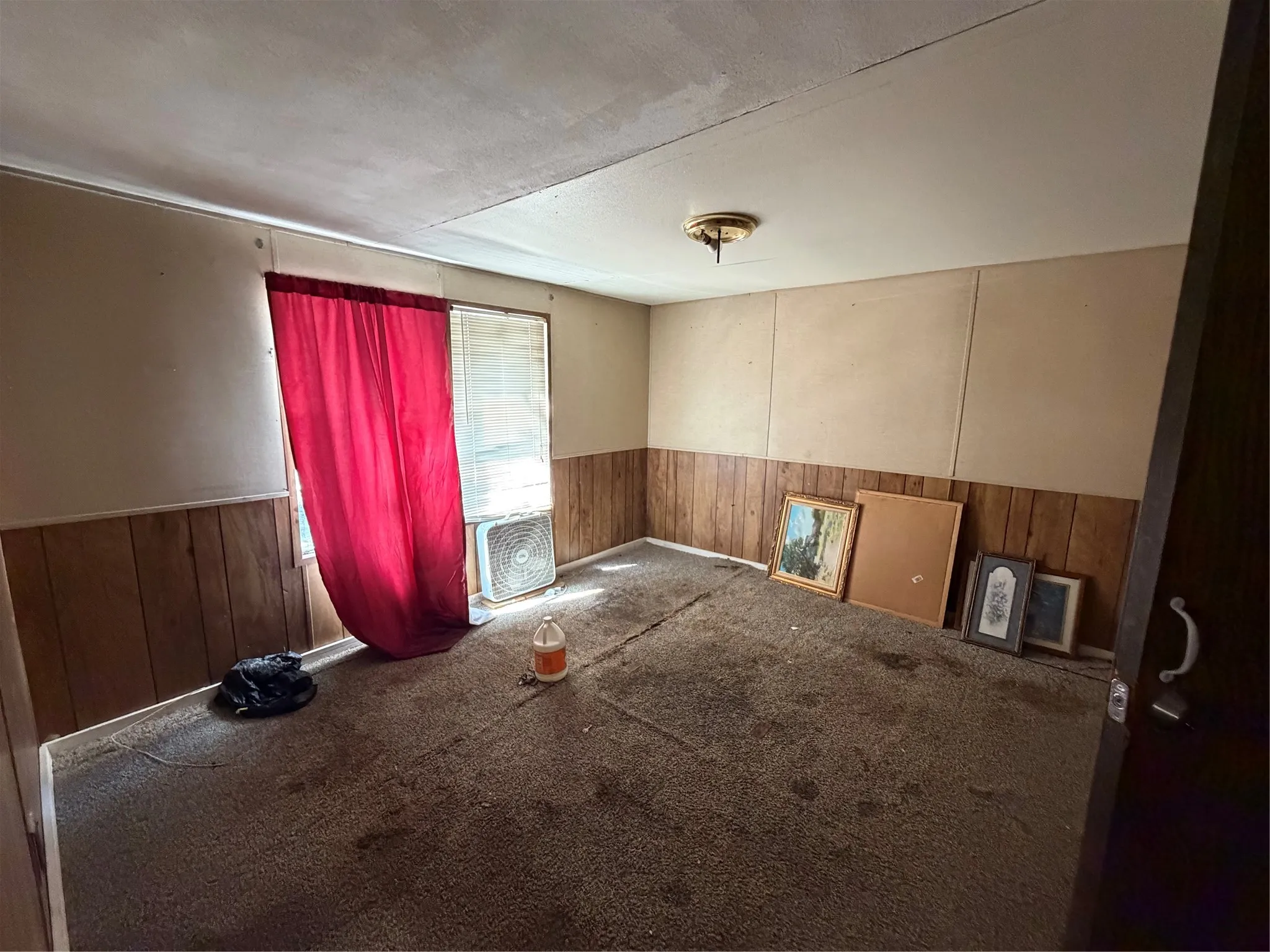 Mobile Home For Sale in Johnson County , 309 Boyd Street, Cleburne, Texas 76031, 4 Bedroom, 2 Bathroom, Garage spaces, 1,152 Sqft, built in 1983, mls#21408258, Real Estate Agent in Cleburne, Homes For Sale in Johnson county, Homes For Sale in Cleburne, Realtor in Cleburne Texas, Real Estate Brokerage Independent Realty Texas, Luminita Cordes Realtor