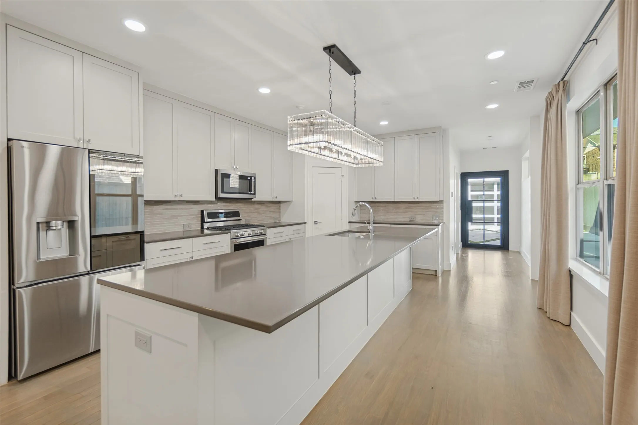 Duplex For Rent in Dallas County , 3430 Asbury Street, University Park, Texas 75205, 4 Bedroom, 5 Bathroom, Garage spaces, 2,547 Sqft, built in 2017, mls#21408325, Real Estate Agent in University Park, Homes For Rent in Dallas county, Homes For Rent in University Park, Realtor in University Park Texas, Real Estate Brokerage Independent Realty Texas, Luminita Cordes Realtor