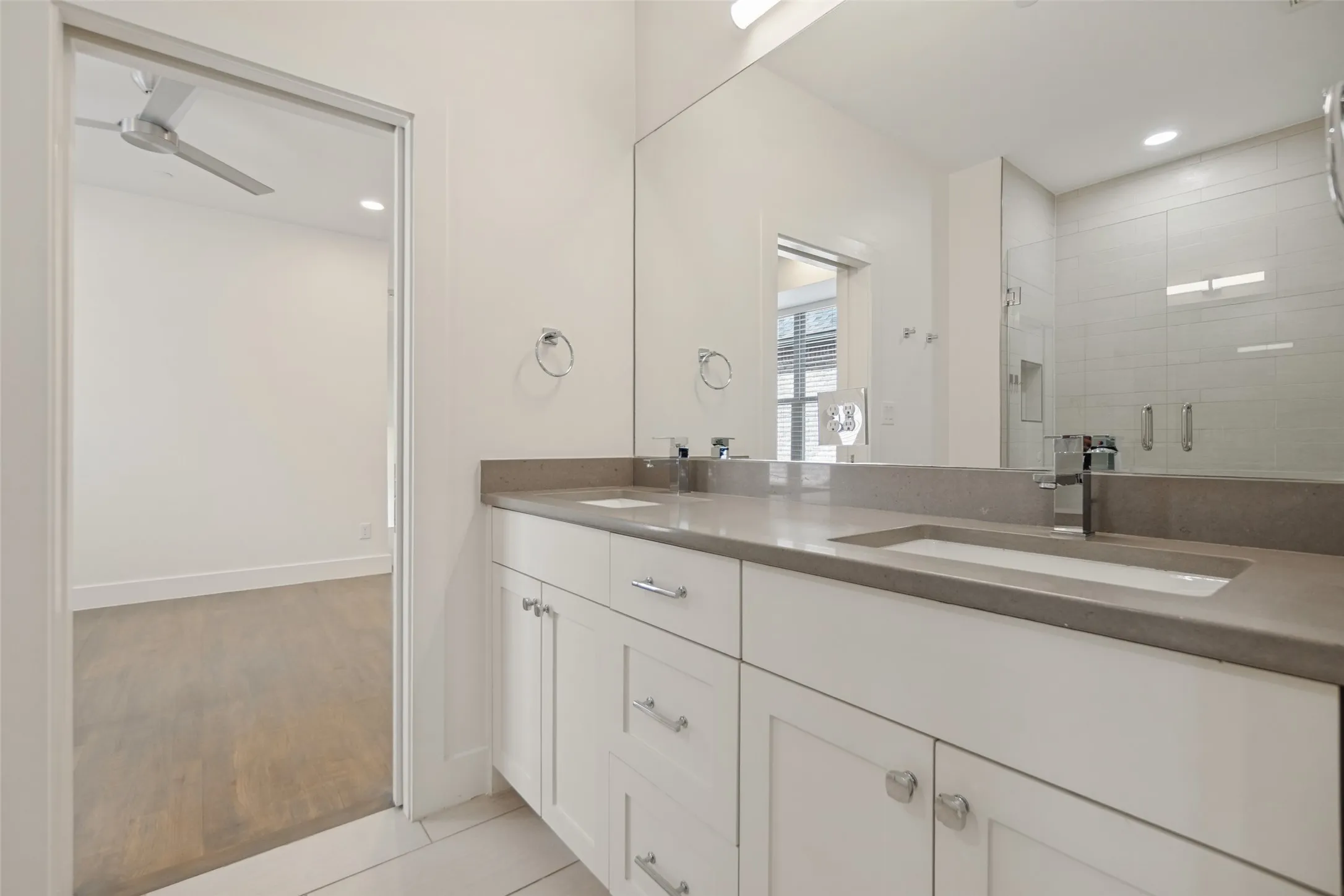Duplex For Rent in Dallas County , 3430 Asbury Street, University Park, Texas 75205, 4 Bedroom, 5 Bathroom, Garage spaces, 2,547 Sqft, built in 2017, mls#21408325, Real Estate Agent in University Park, Homes For Rent in Dallas county, Homes For Rent in University Park, Realtor in University Park Texas, Real Estate Brokerage Independent Realty Texas, Luminita Cordes Realtor