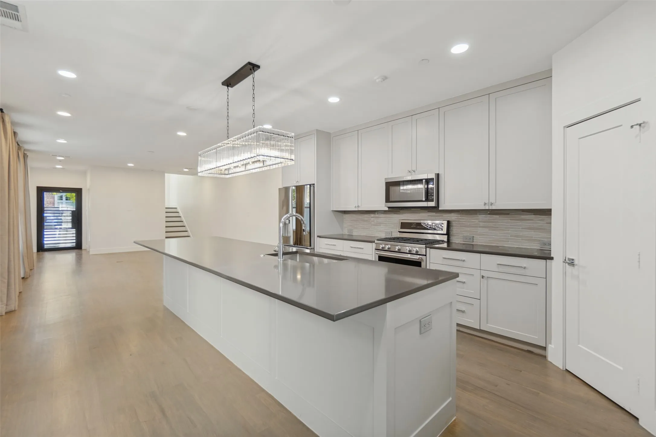 Duplex For Rent in Dallas County , 3430 Asbury Street, University Park, Texas 75205, 4 Bedroom, 5 Bathroom, Garage spaces, 2,547 Sqft, built in 2017, mls#21408325, Real Estate Agent in University Park, Homes For Rent in Dallas county, Homes For Rent in University Park, Realtor in University Park Texas, Real Estate Brokerage Independent Realty Texas, Luminita Cordes Realtor