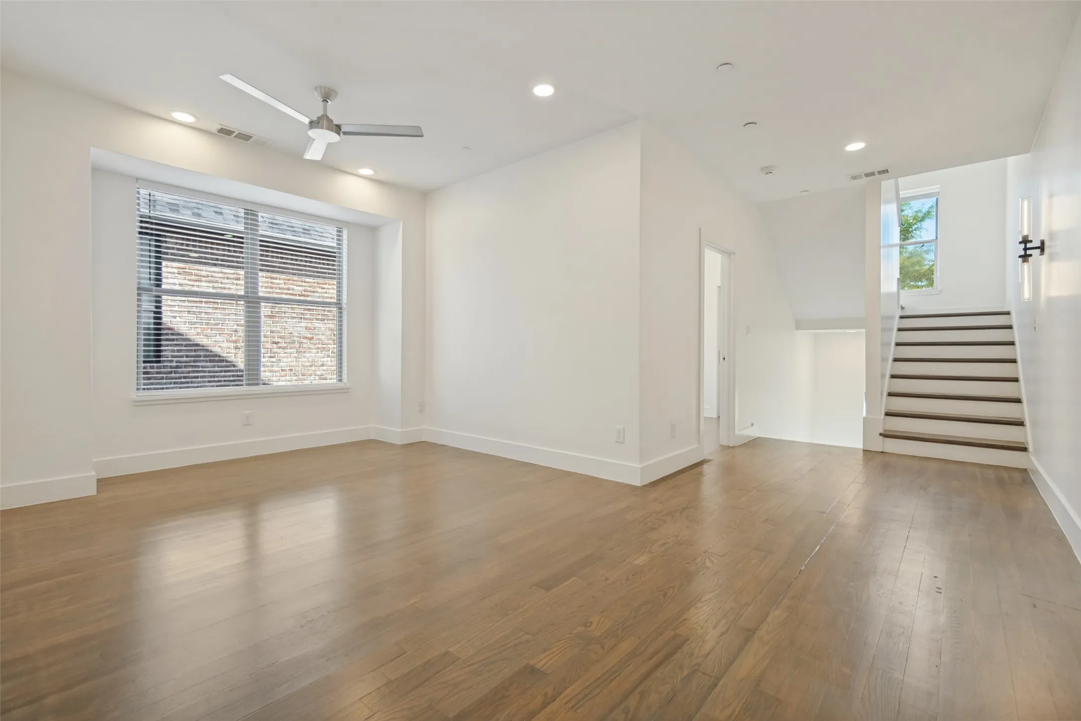 Duplex For Rent in Dallas County , 3430 Asbury Street, University Park, Texas 75205, 4 Bedroom, 5 Bathroom, Garage spaces, 2,547 Sqft, built in 2017, mls#21408325, Real Estate Agent in University Park, Homes For Rent in Dallas county, Homes For Rent in University Park, Realtor in University Park Texas, Real Estate Brokerage Independent Realty Texas, Luminita Cordes Realtor