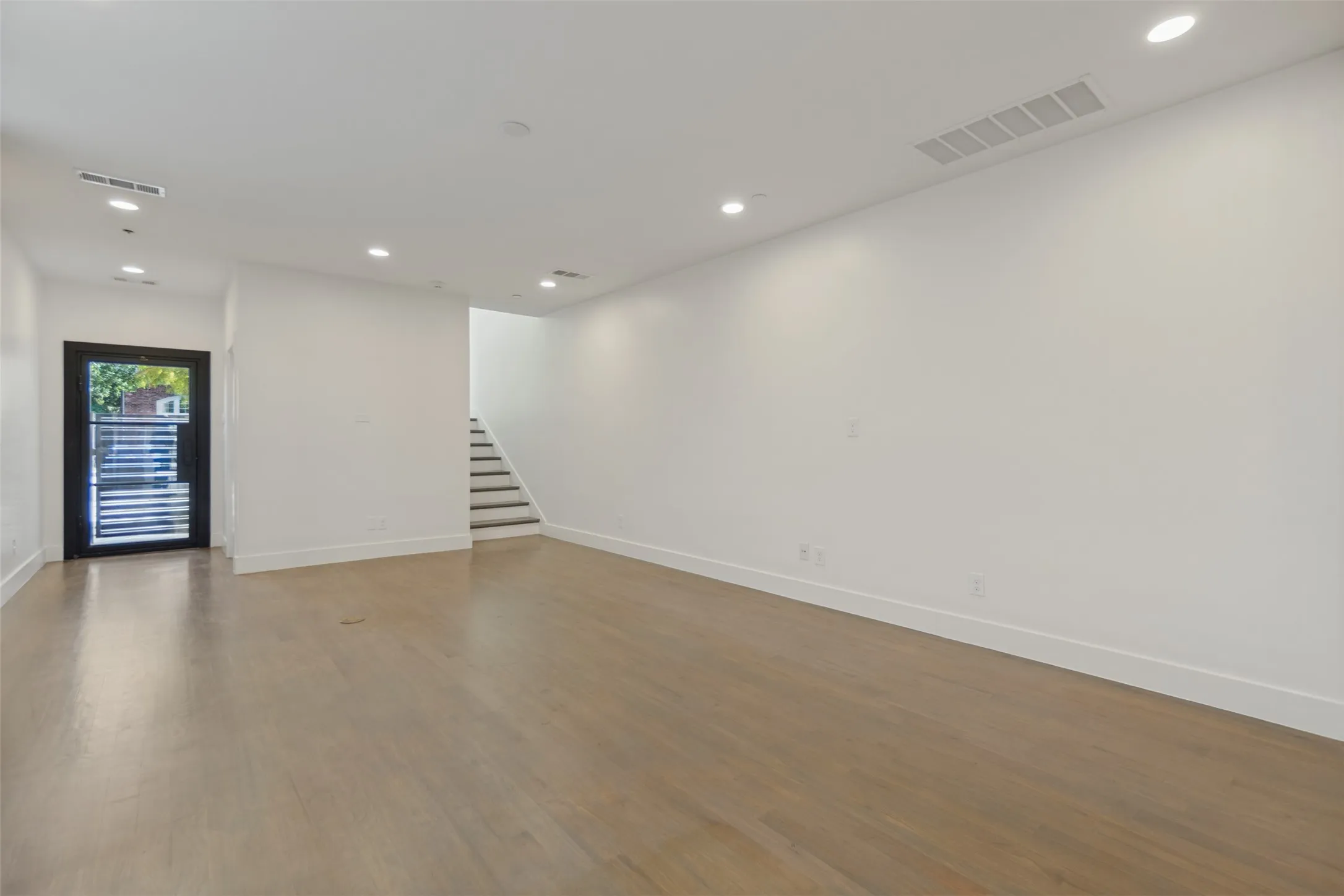 Duplex For Rent in Dallas County , 3430 Asbury Street, University Park, Texas 75205, 4 Bedroom, 5 Bathroom, Garage spaces, 2,547 Sqft, built in 2017, mls#21408325, Real Estate Agent in University Park, Homes For Rent in Dallas county, Homes For Rent in University Park, Realtor in University Park Texas, Real Estate Brokerage Independent Realty Texas, Luminita Cordes Realtor