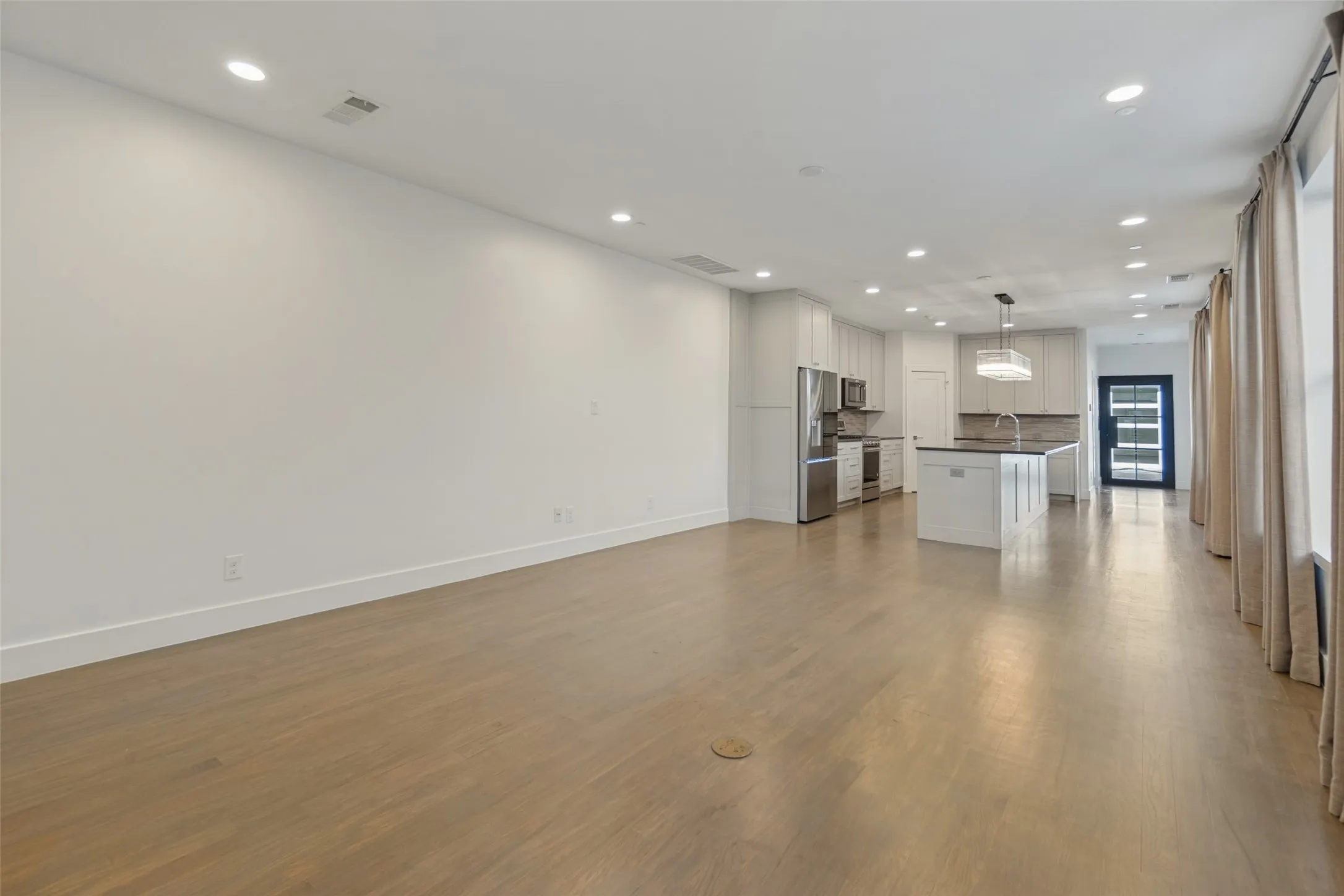 Duplex For Rent in Dallas County , 3430 Asbury Street, University Park, Texas 75205, 4 Bedroom, 5 Bathroom, Garage spaces, 2,547 Sqft, built in 2017, mls#21408325, Real Estate Agent in University Park, Homes For Rent in Dallas county, Homes For Rent in University Park, Realtor in University Park Texas, Real Estate Brokerage Independent Realty Texas, Luminita Cordes Realtor