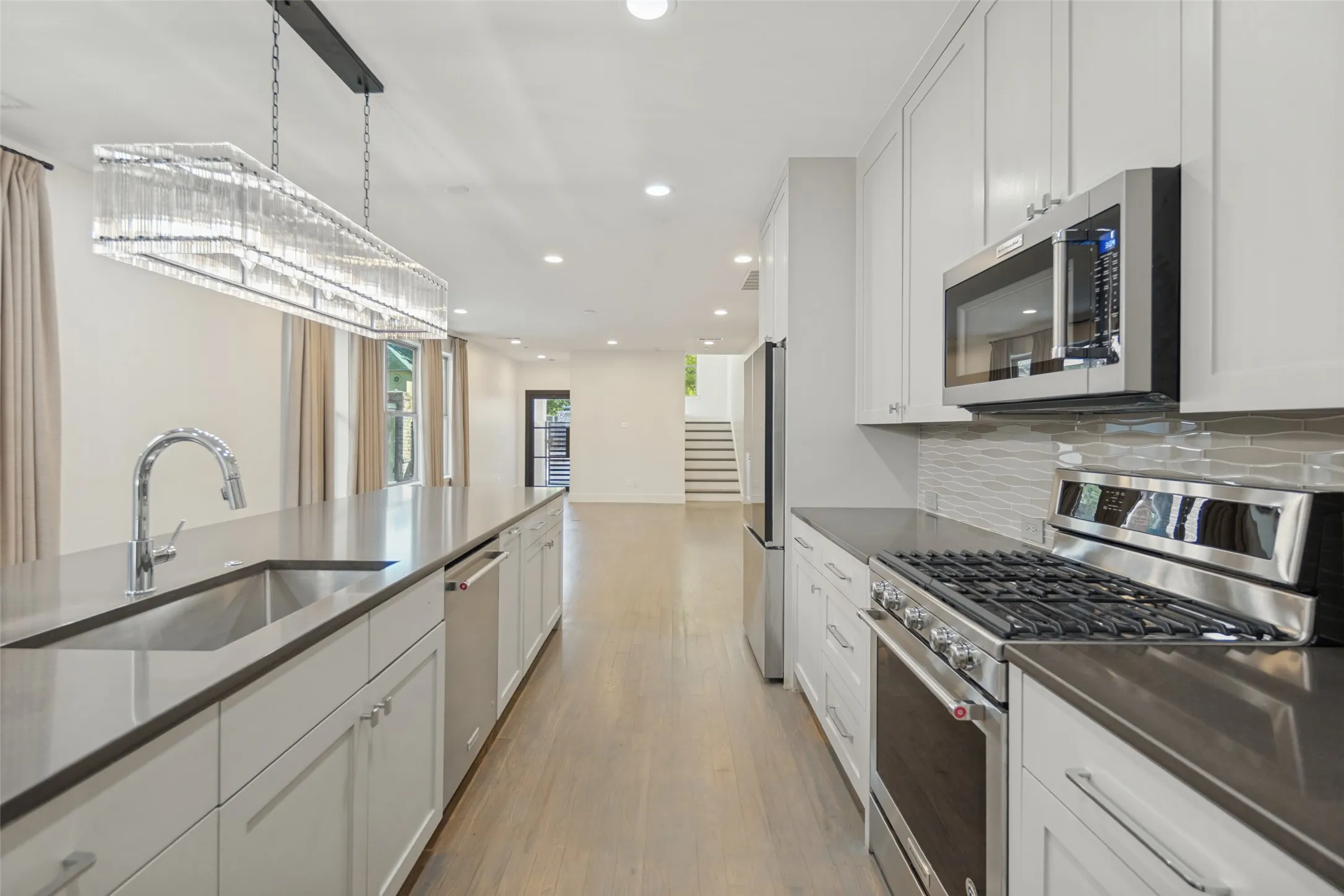 Duplex For Rent in Dallas County , 3430 Asbury Street, University Park, Texas 75205, 4 Bedroom, 5 Bathroom, Garage spaces, 2,547 Sqft, built in 2017, mls#21408325, Real Estate Agent in University Park, Homes For Rent in Dallas county, Homes For Rent in University Park, Realtor in University Park Texas, Real Estate Brokerage Independent Realty Texas, Luminita Cordes Realtor