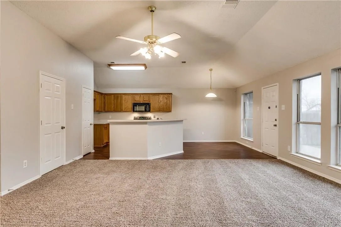 Single Family Residence For Rent in Tarrant County , 1712 Prescott Drive, Mansfield, Texas 76063, 3 Bedroom, 2 Bathroom, 2 Garage spaces, 1,710 Sqft, built in 1998, mls#21408437, Real Estate Agent in Mansfield, Homes For Rent in Tarrant county, Homes For Rent in Mansfield, Realtor in Mansfield Texas, Real Estate Brokerage Independent Realty Texas, Luminita Cordes Realtor