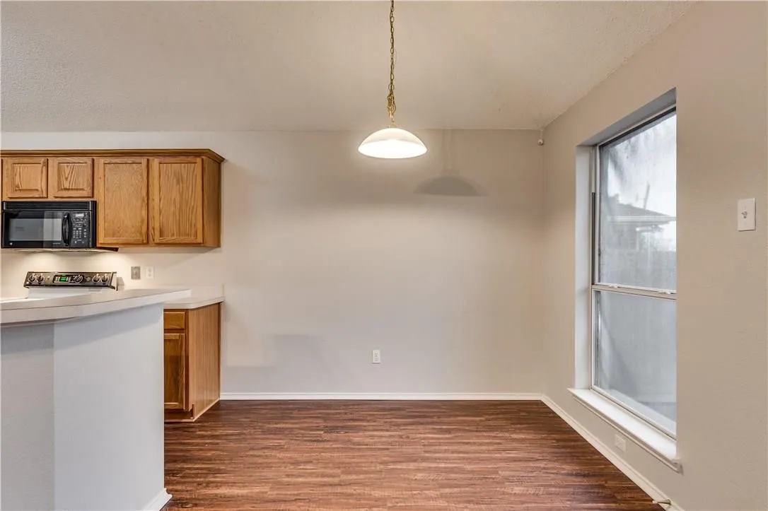 Single Family Residence For Rent in Tarrant County , 1712 Prescott Drive, Mansfield, Texas 76063, 3 Bedroom, 2 Bathroom, 2 Garage spaces, 1,710 Sqft, built in 1998, mls#21408437, Real Estate Agent in Mansfield, Homes For Rent in Tarrant county, Homes For Rent in Mansfield, Realtor in Mansfield Texas, Real Estate Brokerage Independent Realty Texas, Luminita Cordes Realtor