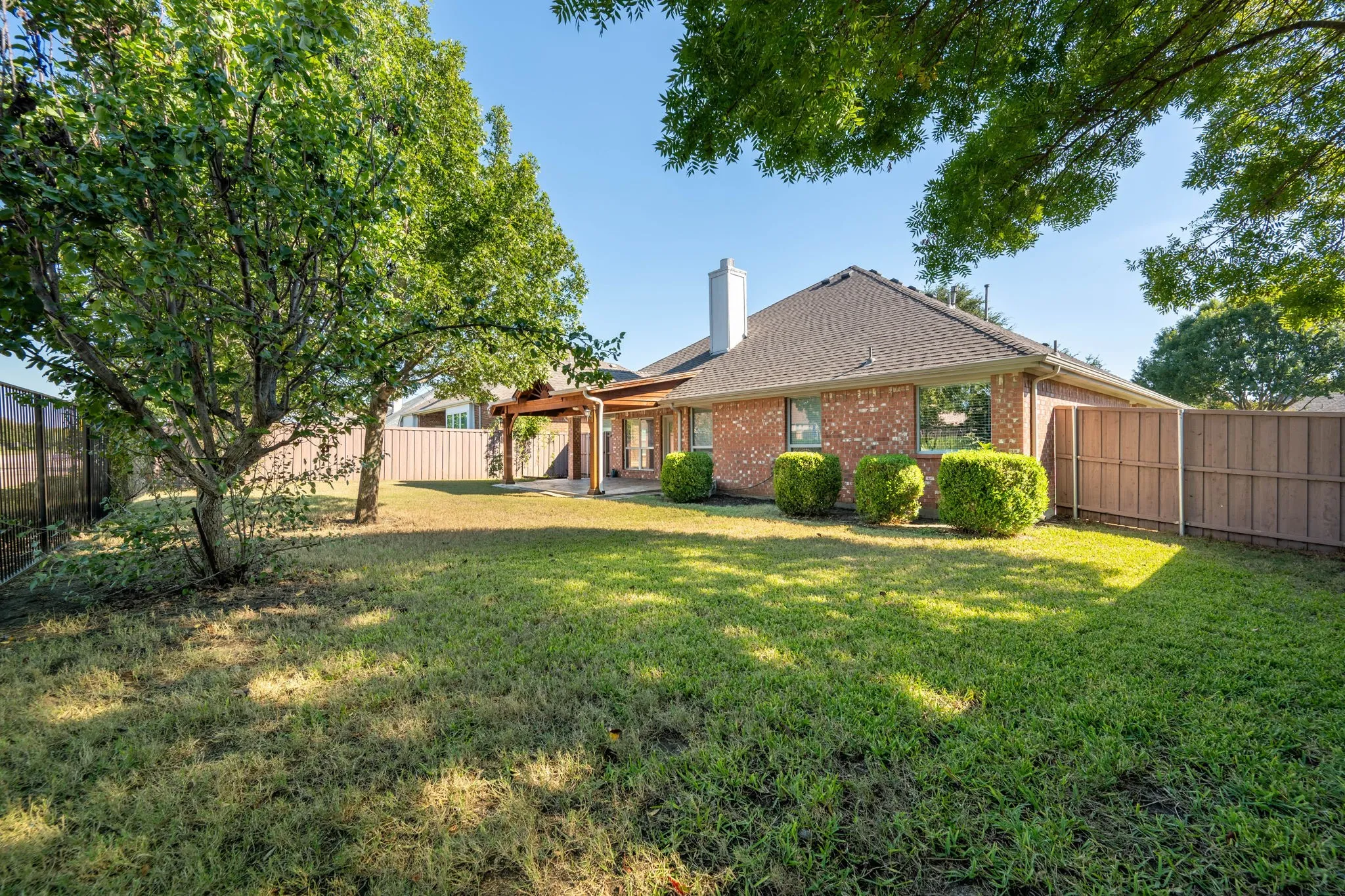 Single Family Residence For Sale in Rockwall County , 520 Covey Trail, Rockwall, Texas 75087, 3 Bedroom, 3 Bathroom, 2 Garage spaces, 2,310 Sqft, built in 2005, mls#21408250, Real Estate Agent in Rockwall, Homes For Sale in Rockwall county, Homes For Sale in Rockwall, Realtor in Rockwall Texas, Real Estate Brokerage Independent Realty Texas, Luminita Cordes Realtor