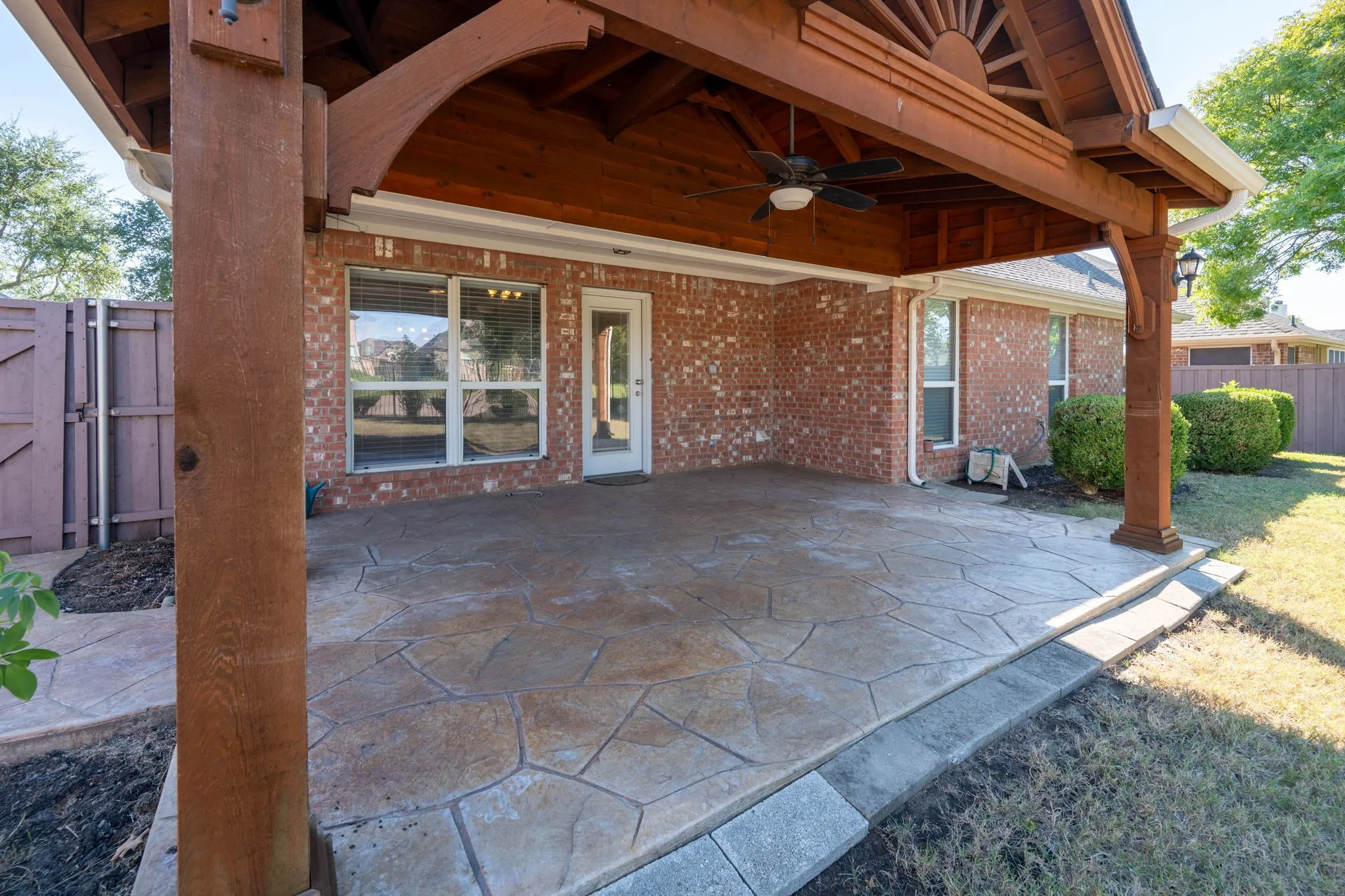 Single Family Residence For Sale in Rockwall County , 520 Covey Trail, Rockwall, Texas 75087, 3 Bedroom, 3 Bathroom, 2 Garage spaces, 2,310 Sqft, built in 2005, mls#21408250, Real Estate Agent in Rockwall, Homes For Sale in Rockwall county, Homes For Sale in Rockwall, Realtor in Rockwall Texas, Real Estate Brokerage Independent Realty Texas, Luminita Cordes Realtor