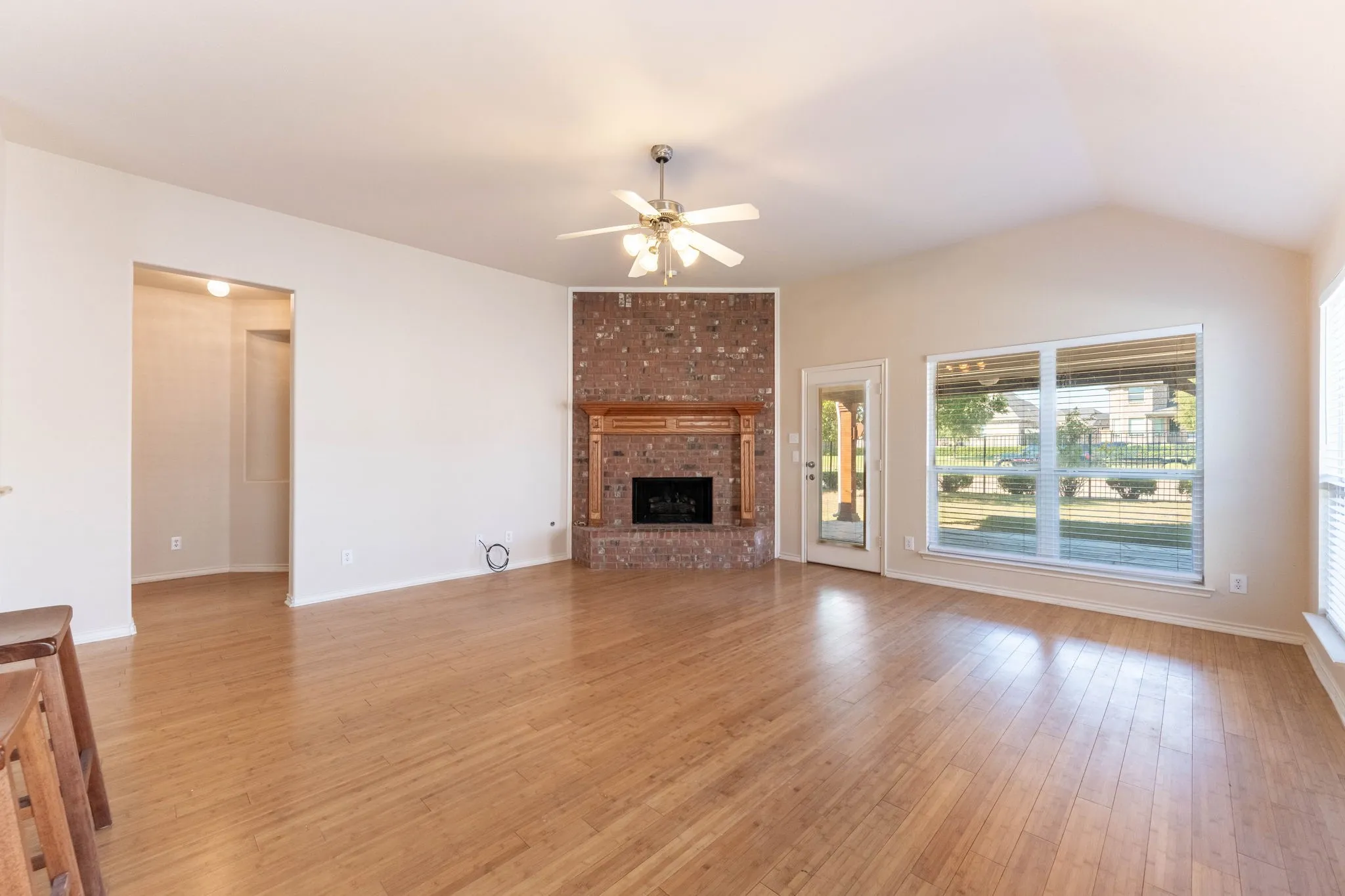 Single Family Residence For Sale in Rockwall County , 520 Covey Trail, Rockwall, Texas 75087, 3 Bedroom, 3 Bathroom, 2 Garage spaces, 2,310 Sqft, built in 2005, mls#21408250, Real Estate Agent in Rockwall, Homes For Sale in Rockwall county, Homes For Sale in Rockwall, Realtor in Rockwall Texas, Real Estate Brokerage Independent Realty Texas, Luminita Cordes Realtor