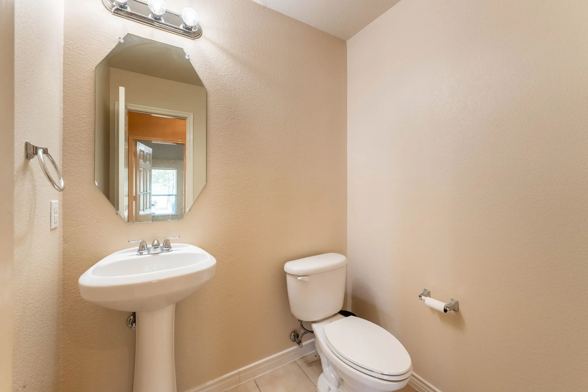 Single Family Residence For Sale in Rockwall County , 520 Covey Trail, Rockwall, Texas 75087, 3 Bedroom, 3 Bathroom, 2 Garage spaces, 2,310 Sqft, built in 2005, mls#21408250, Real Estate Agent in Rockwall, Homes For Sale in Rockwall county, Homes For Sale in Rockwall, Realtor in Rockwall Texas, Real Estate Brokerage Independent Realty Texas, Luminita Cordes Realtor