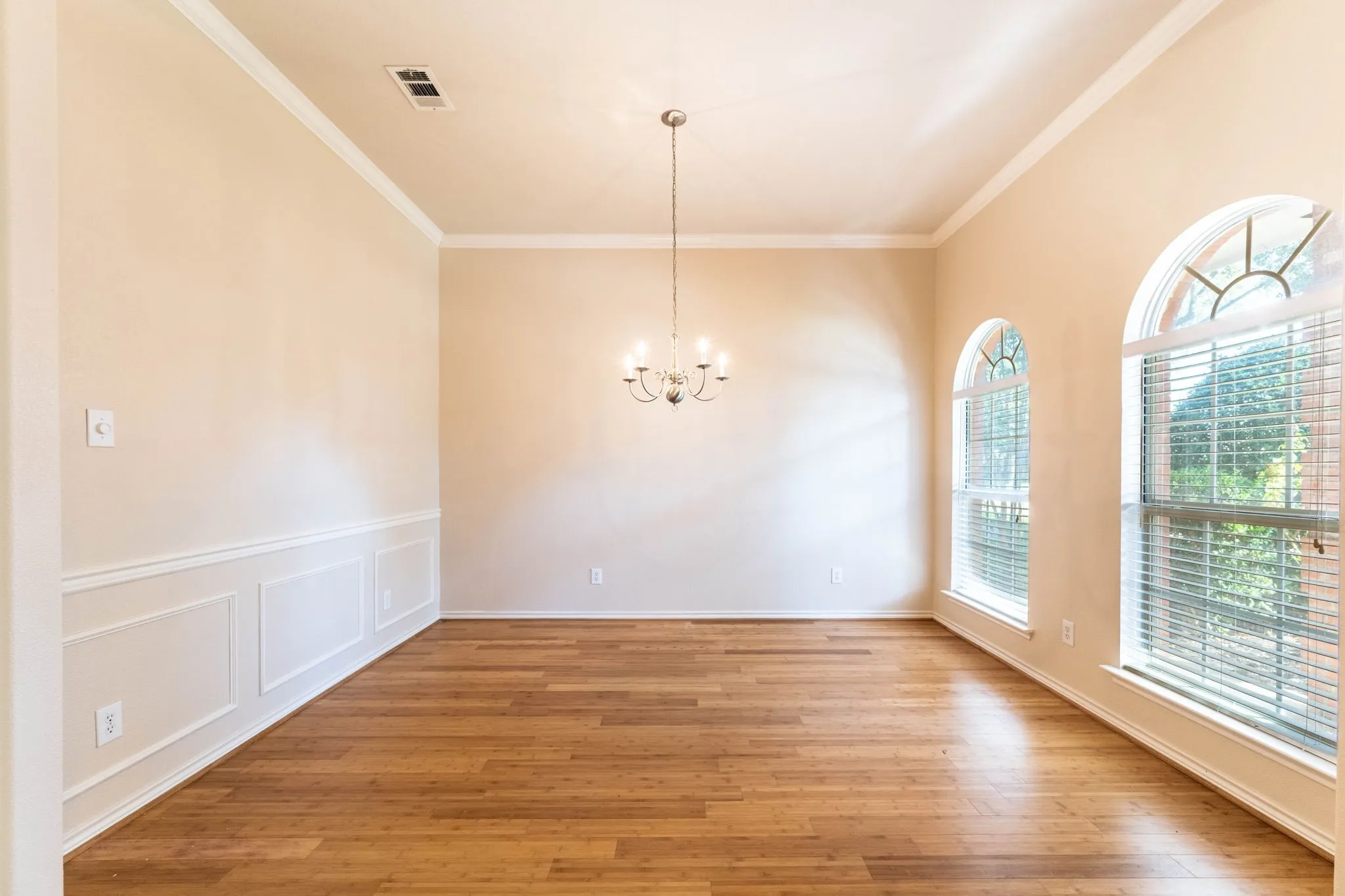 Single Family Residence For Sale in Rockwall County , 520 Covey Trail, Rockwall, Texas 75087, 3 Bedroom, 3 Bathroom, 2 Garage spaces, 2,310 Sqft, built in 2005, mls#21408250, Real Estate Agent in Rockwall, Homes For Sale in Rockwall county, Homes For Sale in Rockwall, Realtor in Rockwall Texas, Real Estate Brokerage Independent Realty Texas, Luminita Cordes Realtor