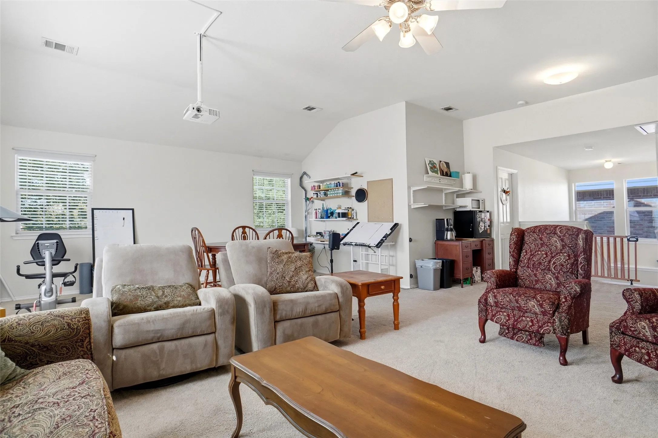 Single Family Residence For Sale in Parker County , 133 Bridlewood Street, Azle, Texas 76020, 4 Bedroom, 3 Bathroom, 2 Garage spaces, 2,883 Sqft, built in 2006, mls#21406160, Real Estate Agent in Azle, Homes For Sale in Parker county, Homes For Sale in Azle, Realtor in Azle Texas, Real Estate Brokerage Independent Realty Texas, Luminita Cordes Realtor