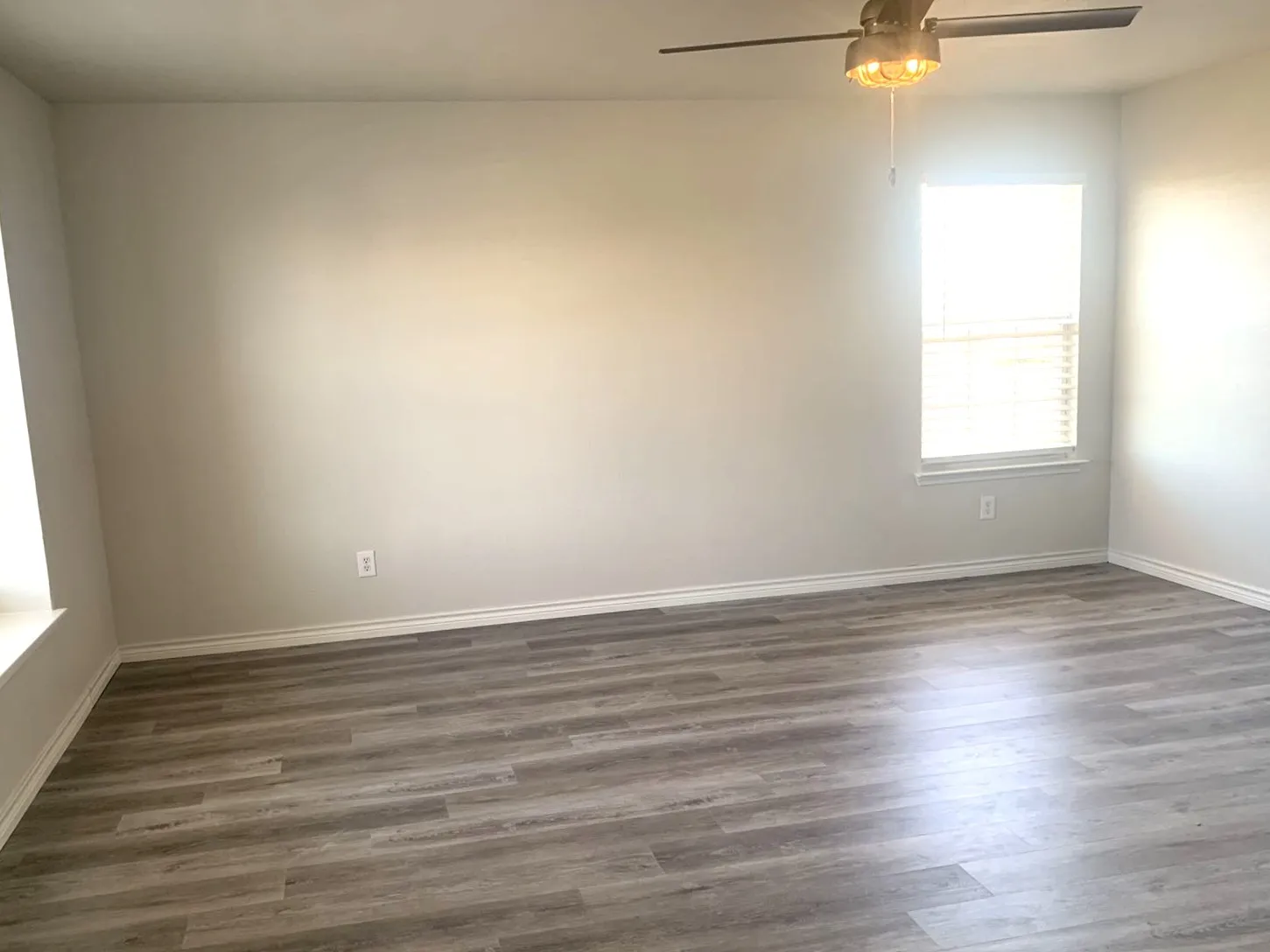 Single Family Residence For Rent in Dallas County , 2011 Limestone Drive, Grand Prairie, Texas 75052, 4 Bedroom, 3 Bathroom, 2 Garage spaces, 2,521 Sqft, built in 2007, mls#21408493, Real Estate Agent in Grand Prairie, Homes For Rent in Dallas county, Homes For Rent in Grand Prairie, Realtor in Grand Prairie Texas, Real Estate Brokerage Independent Realty Texas, Luminita Cordes Realtor