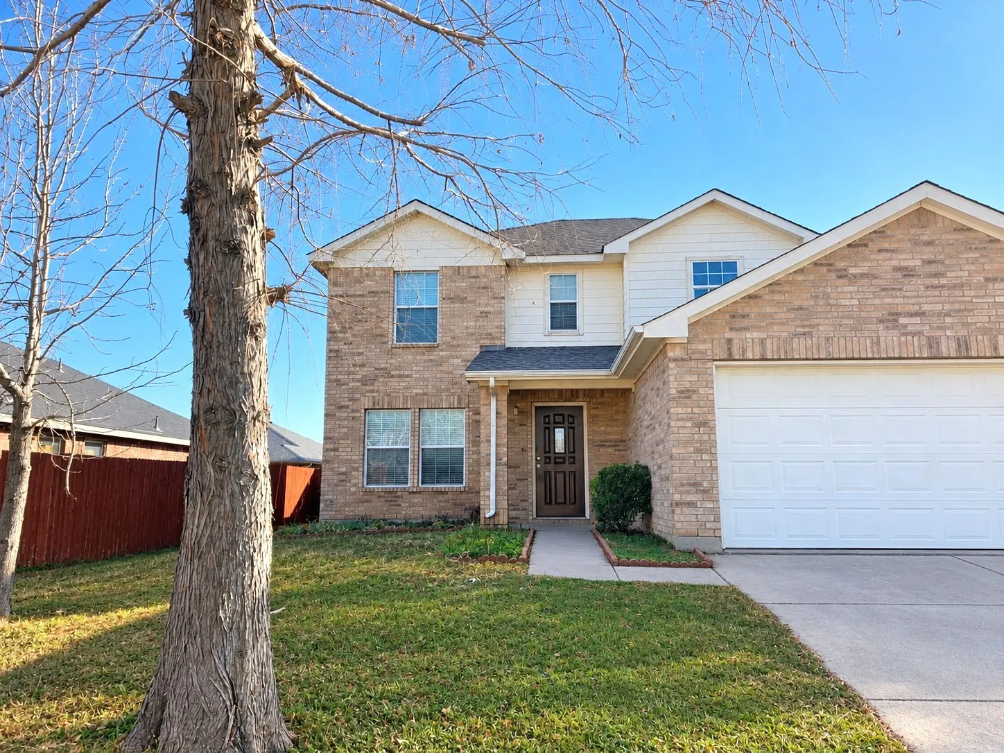 Single Family Residence For Rent in Dallas County , 2011 Limestone Drive, Grand Prairie, Texas 75052, 4 Bedroom, 3 Bathroom, 2 Garage spaces, 2,521 Sqft, built in 2007, mls#21408493, Real Estate Agent in Grand Prairie, Homes For Rent in Dallas county, Homes For Rent in Grand Prairie, Realtor in Grand Prairie Texas, Real Estate Brokerage Independent Realty Texas, Luminita Cordes Realtor