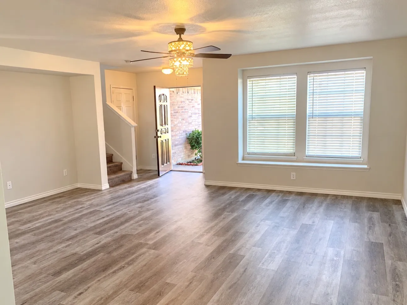 Single Family Residence For Rent in Dallas County , 2011 Limestone Drive, Grand Prairie, Texas 75052, 4 Bedroom, 3 Bathroom, 2 Garage spaces, 2,521 Sqft, built in 2007, mls#21408493, Real Estate Agent in Grand Prairie, Homes For Rent in Dallas county, Homes For Rent in Grand Prairie, Realtor in Grand Prairie Texas, Real Estate Brokerage Independent Realty Texas, Luminita Cordes Realtor