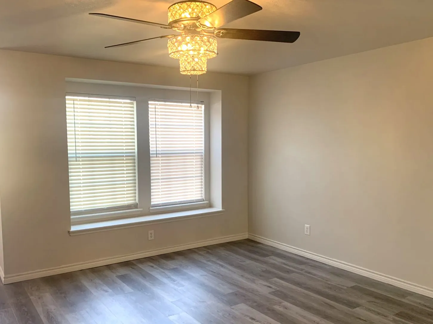 Single Family Residence For Rent in Dallas County , 2011 Limestone Drive, Grand Prairie, Texas 75052, 4 Bedroom, 3 Bathroom, 2 Garage spaces, 2,521 Sqft, built in 2007, mls#21408493, Real Estate Agent in Grand Prairie, Homes For Rent in Dallas county, Homes For Rent in Grand Prairie, Realtor in Grand Prairie Texas, Real Estate Brokerage Independent Realty Texas, Luminita Cordes Realtor