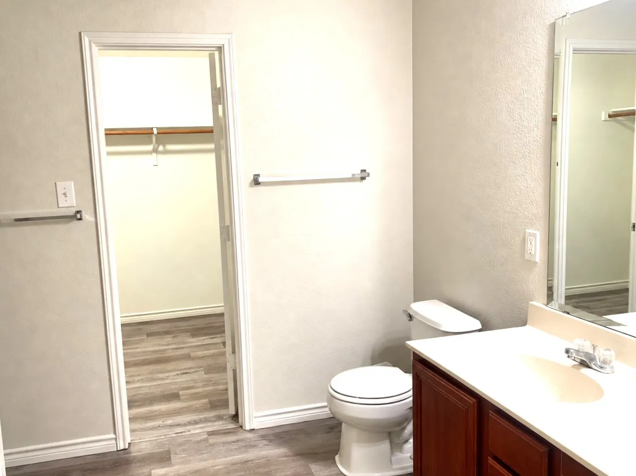 Single Family Residence For Rent in Dallas County , 2011 Limestone Drive, Grand Prairie, Texas 75052, 4 Bedroom, 3 Bathroom, 2 Garage spaces, 2,521 Sqft, built in 2007, mls#21408493, Real Estate Agent in Grand Prairie, Homes For Rent in Dallas county, Homes For Rent in Grand Prairie, Realtor in Grand Prairie Texas, Real Estate Brokerage Independent Realty Texas, Luminita Cordes Realtor