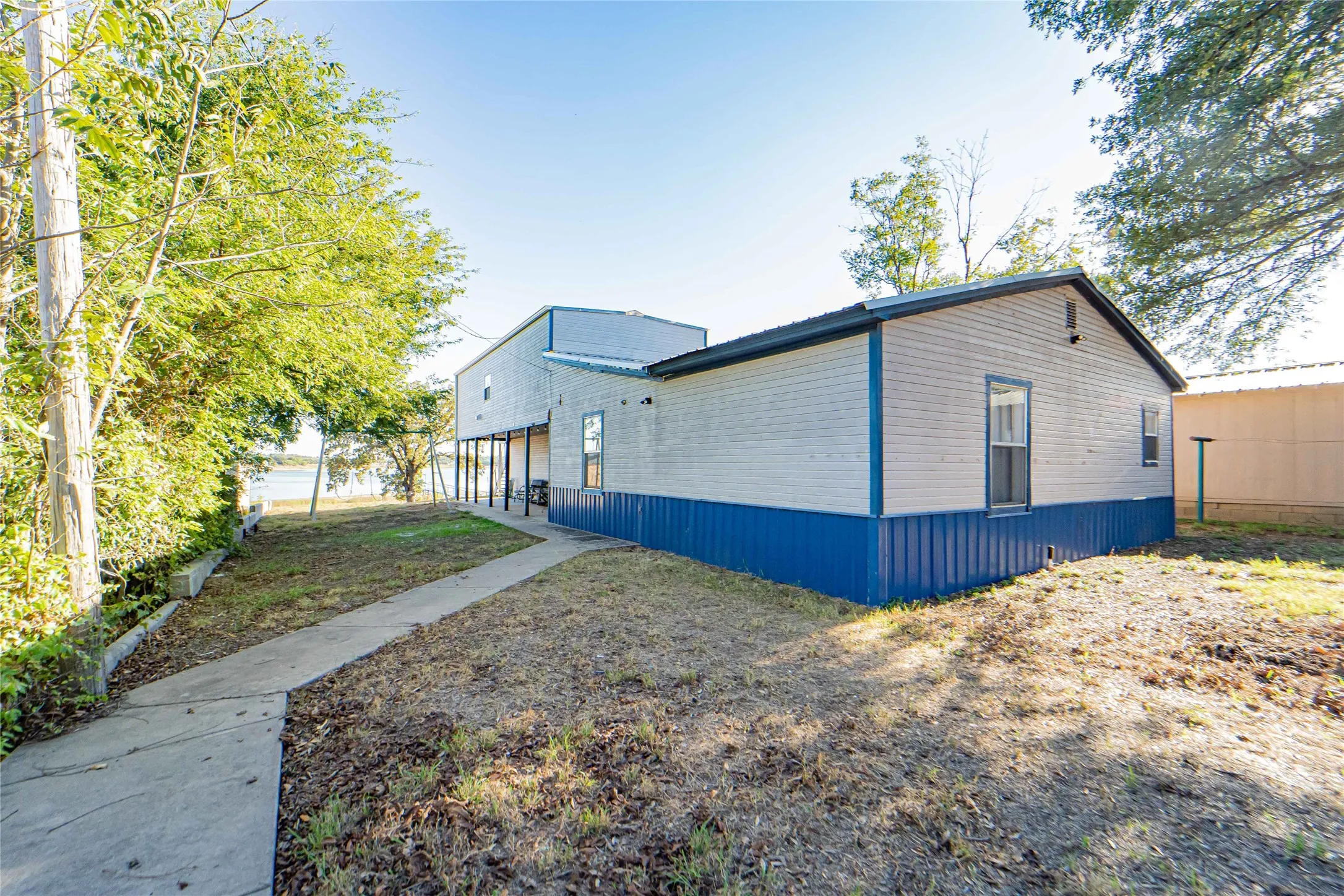 Mobile Home For Sale in Stephens County , 9436 County Road 204, Breckenridge, Texas 76424, 3 Bedroom, 3 Bathroom, 3 Garage spaces, 2,380 Sqft, built in 2022, mls#21405948, Real Estate Agent in Breckenridge, Homes For Sale in Stephens county, Homes For Sale in Breckenridge, Realtor in Breckenridge Texas, Real Estate Brokerage Independent Realty Texas, Luminita Cordes Realtor