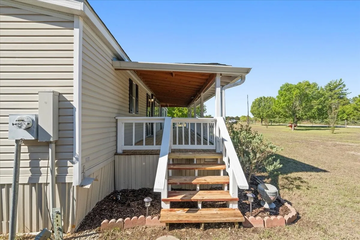 Farm For Sale in Navarro County , 10619 County Road 3080, Purdon, Texas 76679, 4 Bedroom, 2 Bathroom, Garage spaces, 1,848 Sqft, built in 2003, mls#21399501, Real Estate Agent in Purdon, Homes For Sale in Navarro county, Homes For Sale in Purdon, Realtor in Purdon Texas, Real Estate Brokerage Independent Realty Texas, Luminita Cordes Realtor