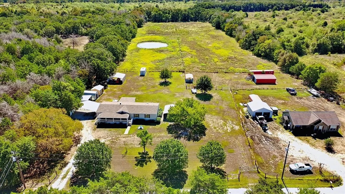 Farm For Sale in Navarro County , 10619 County Road 3080, Purdon, Texas 76679, 4 Bedroom, 2 Bathroom, Garage spaces, 1,848 Sqft, built in 2003, mls#21399501, Real Estate Agent in Purdon, Homes For Sale in Navarro county, Homes For Sale in Purdon, Realtor in Purdon Texas, Real Estate Brokerage Independent Realty Texas, Luminita Cordes Realtor