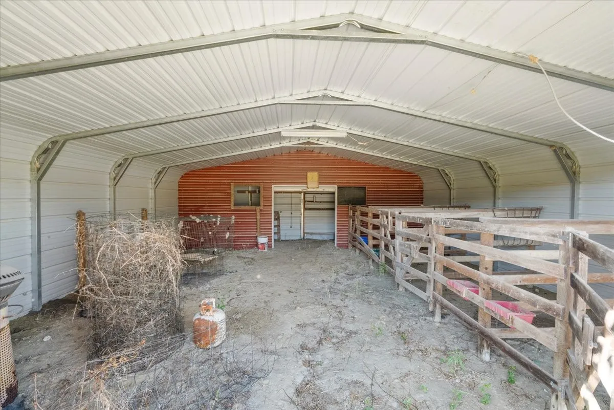 Farm For Sale in Navarro County , 10619 County Road 3080, Purdon, Texas 76679, 4 Bedroom, 2 Bathroom, Garage spaces, 1,848 Sqft, built in 2003, mls#21399501, Real Estate Agent in Purdon, Homes For Sale in Navarro county, Homes For Sale in Purdon, Realtor in Purdon Texas, Real Estate Brokerage Independent Realty Texas, Luminita Cordes Realtor