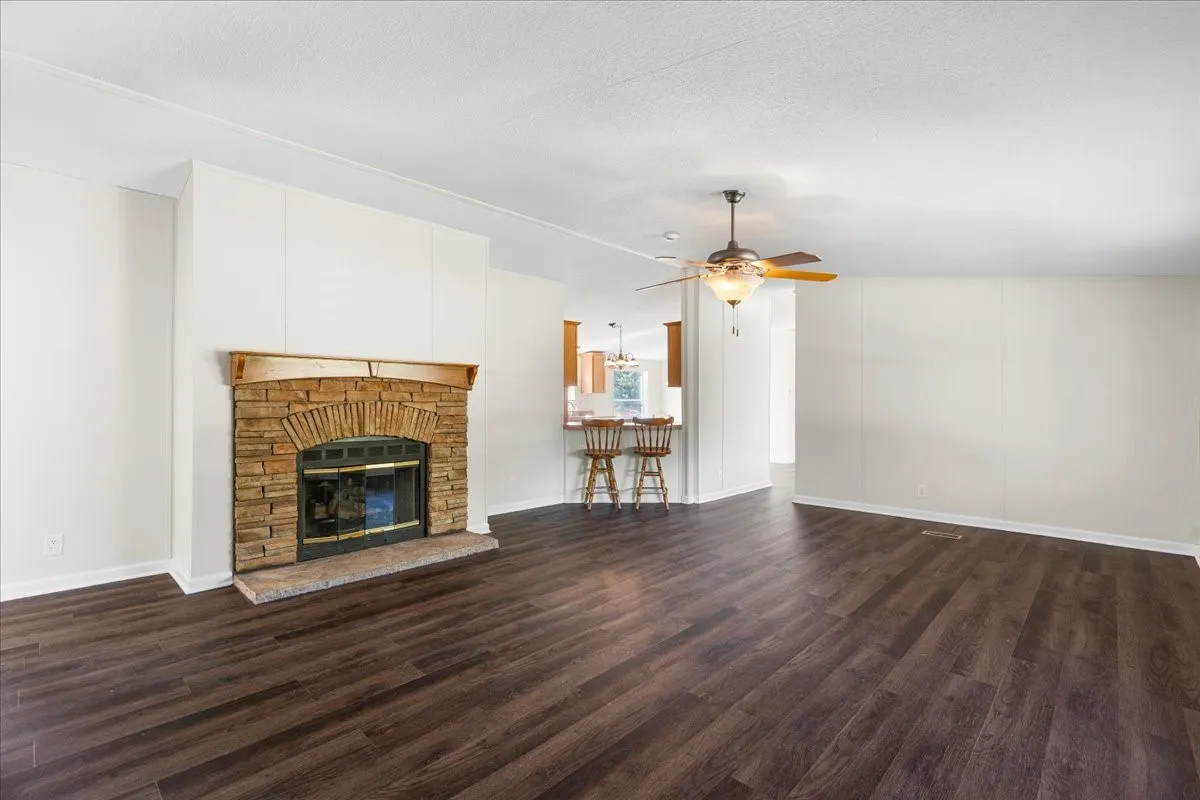 Farm For Sale in Navarro County , 10619 County Road 3080, Purdon, Texas 76679, 4 Bedroom, 2 Bathroom, Garage spaces, 1,848 Sqft, built in 2003, mls#21399501, Real Estate Agent in Purdon, Homes For Sale in Navarro county, Homes For Sale in Purdon, Realtor in Purdon Texas, Real Estate Brokerage Independent Realty Texas, Luminita Cordes Realtor