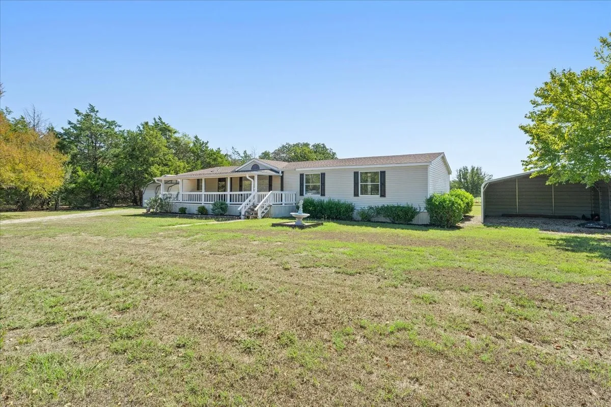 Farm For Sale in Navarro County , 10619 County Road 3080, Purdon, Texas 76679, 4 Bedroom, 2 Bathroom, Garage spaces, 1,848 Sqft, built in 2003, mls#21399501, Real Estate Agent in Purdon, Homes For Sale in Navarro county, Homes For Sale in Purdon, Realtor in Purdon Texas, Real Estate Brokerage Independent Realty Texas, Luminita Cordes Realtor