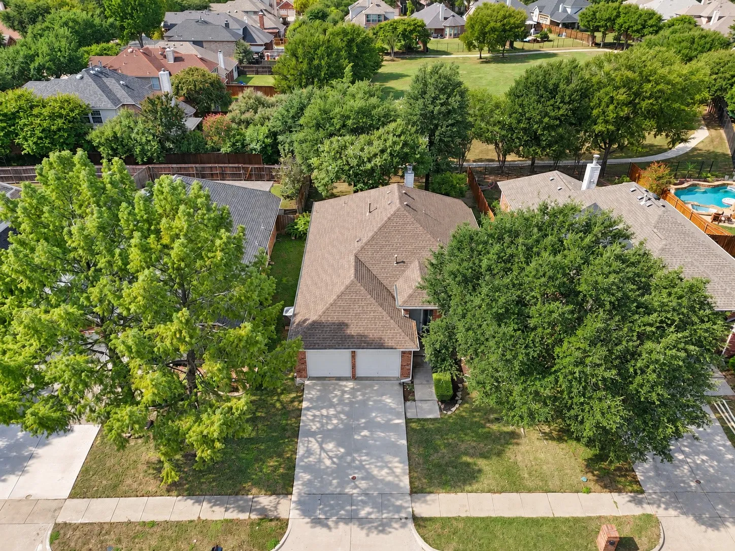 Single Family Residence For Sale in Tarrant County , 6831 Landing Drive, Grand Prairie, Texas 75054, 3 Bedroom, 2 Bathroom, 2 Garage spaces, 1,840 Sqft, built in 2003, mls#21408471, Real Estate Agent in Grand Prairie, Homes For Sale in Tarrant county, Homes For Sale in Grand Prairie, Realtor in Grand Prairie Texas, Real Estate Brokerage Independent Realty Texas, Luminita Cordes Realtor